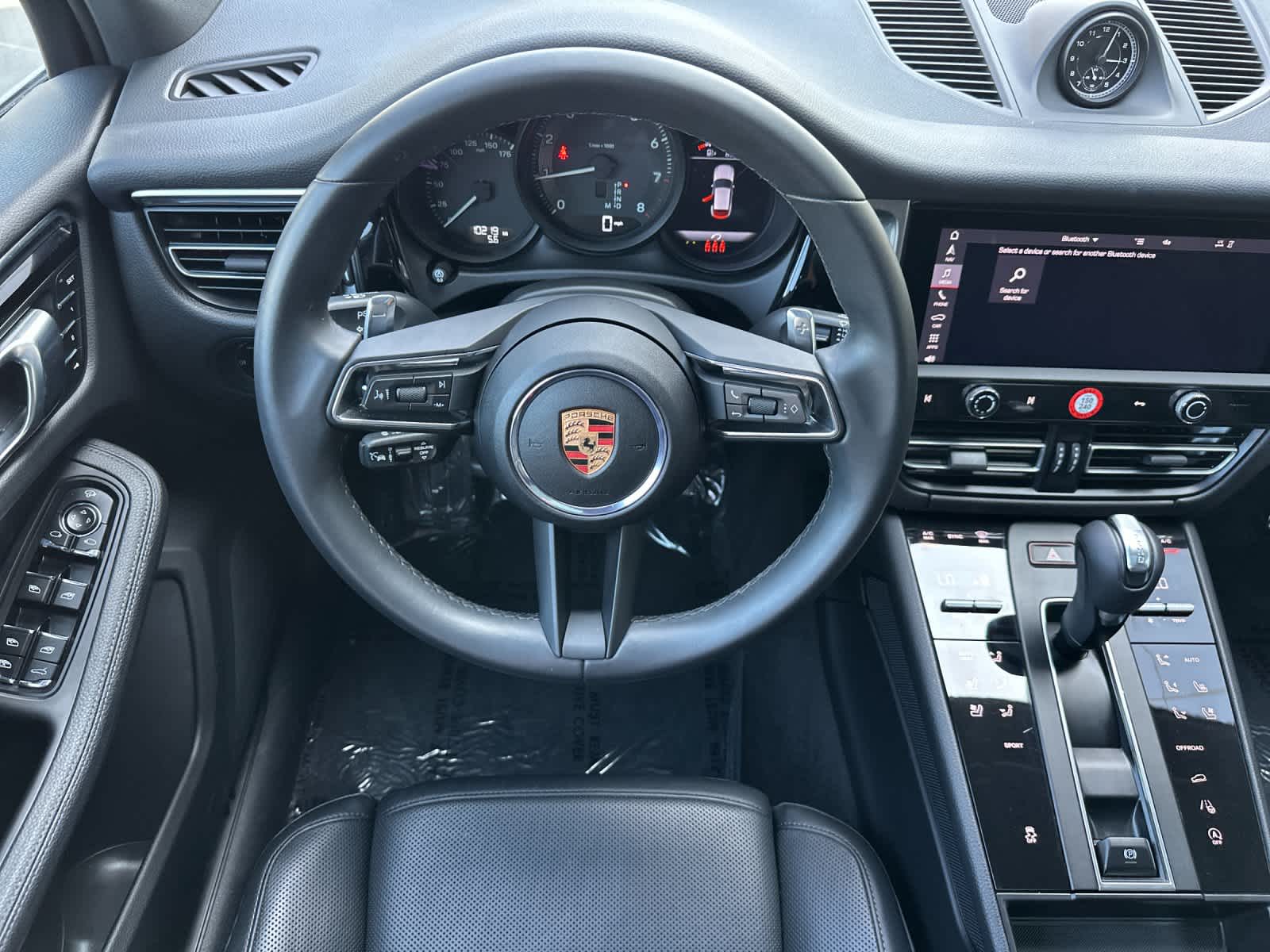 Thumbnail: 2025 Porsche Macan - 15