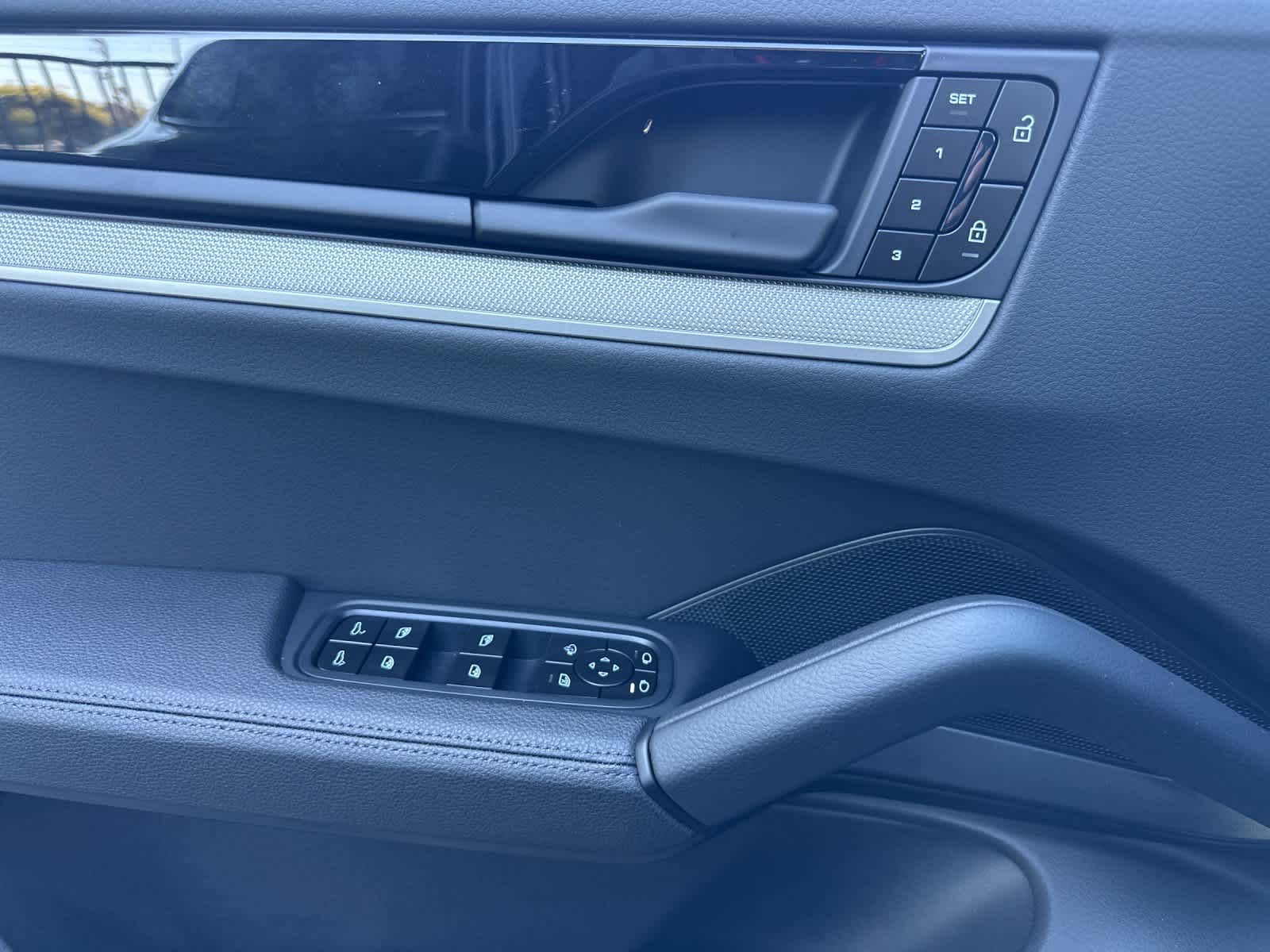 Thumbnail: 2026 Porsche Cayenne - 12