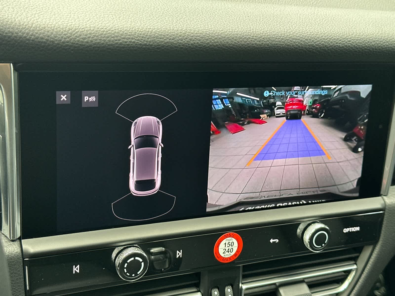 Thumbnail: 2026 Porsche Macan - 22