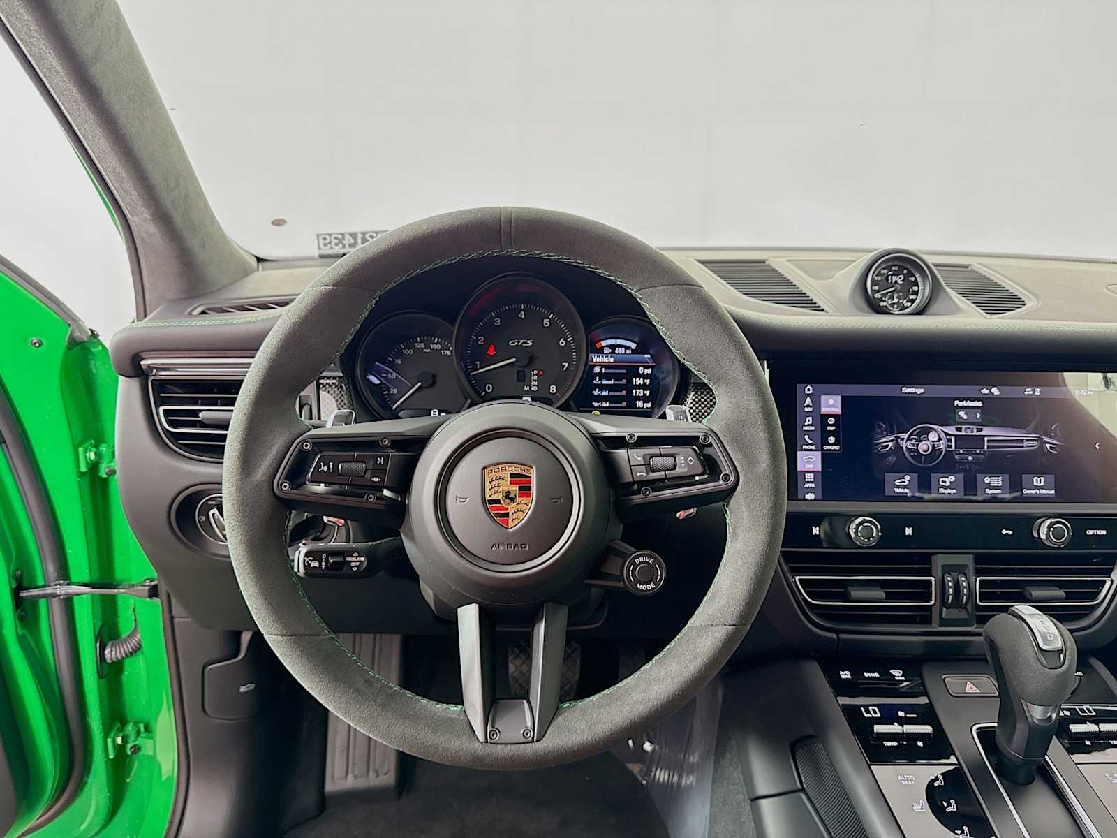 Thumbnail: 2025 Porsche Macan - 12