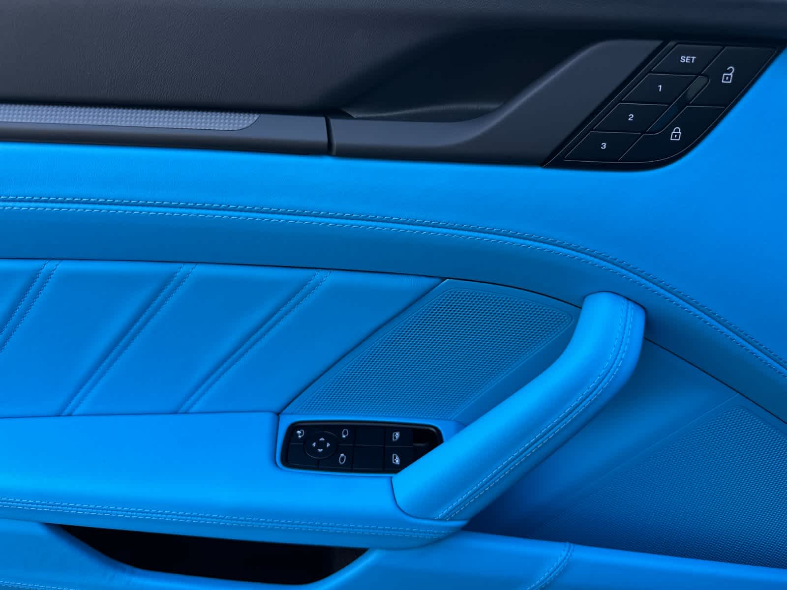 Thumbnail: 2026 Porsche 911 - 11