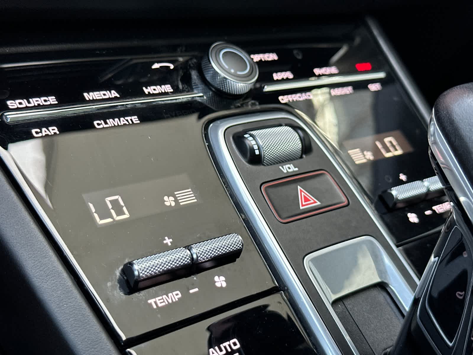 Thumbnail: 2023 Porsche Cayenne - 24
