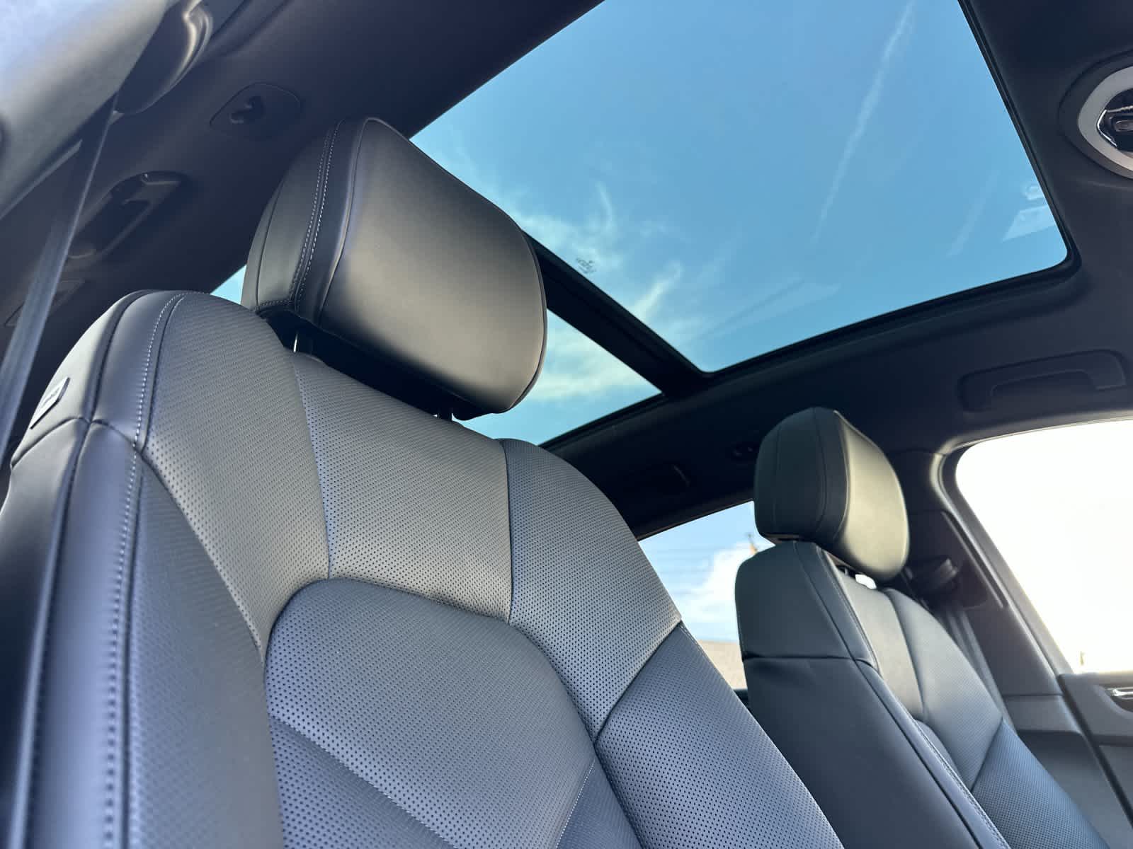 Thumbnail: 2026 Porsche Macan - 18