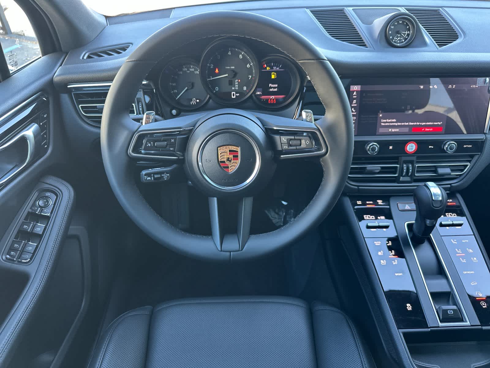 Thumbnail: 2026 Porsche Macan - 15