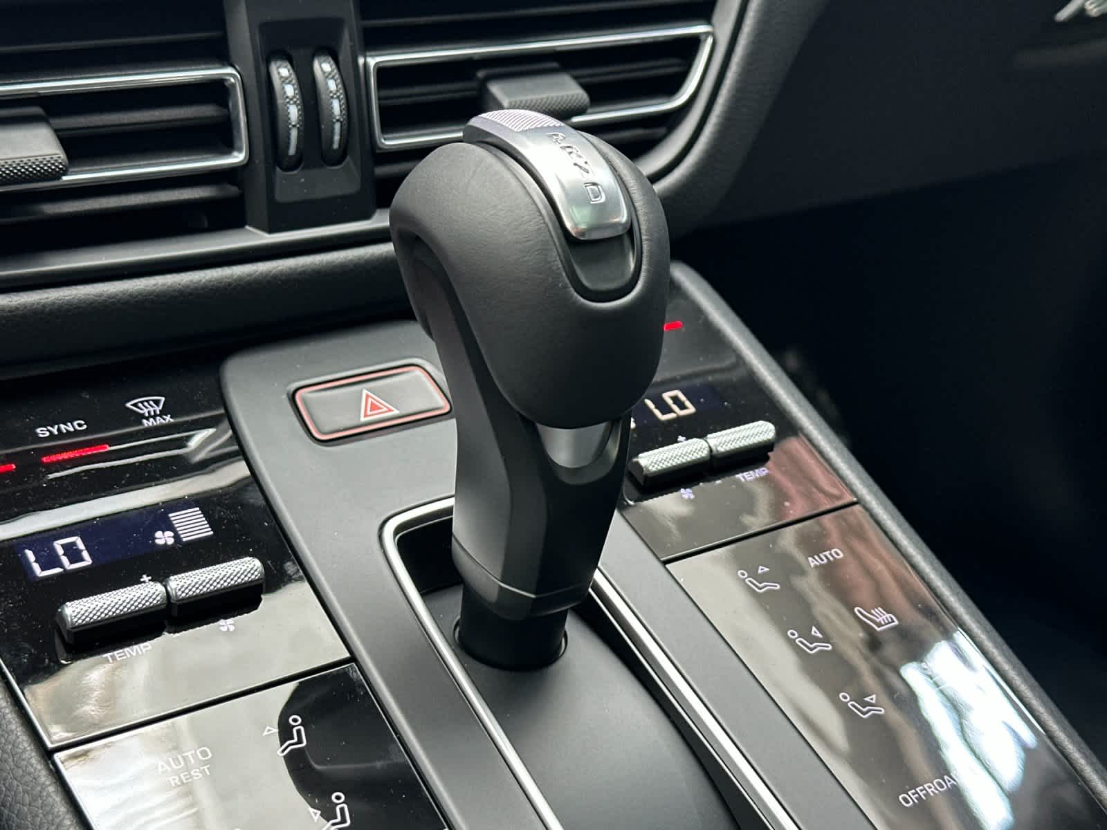 Thumbnail: 2026 Porsche Macan - 24