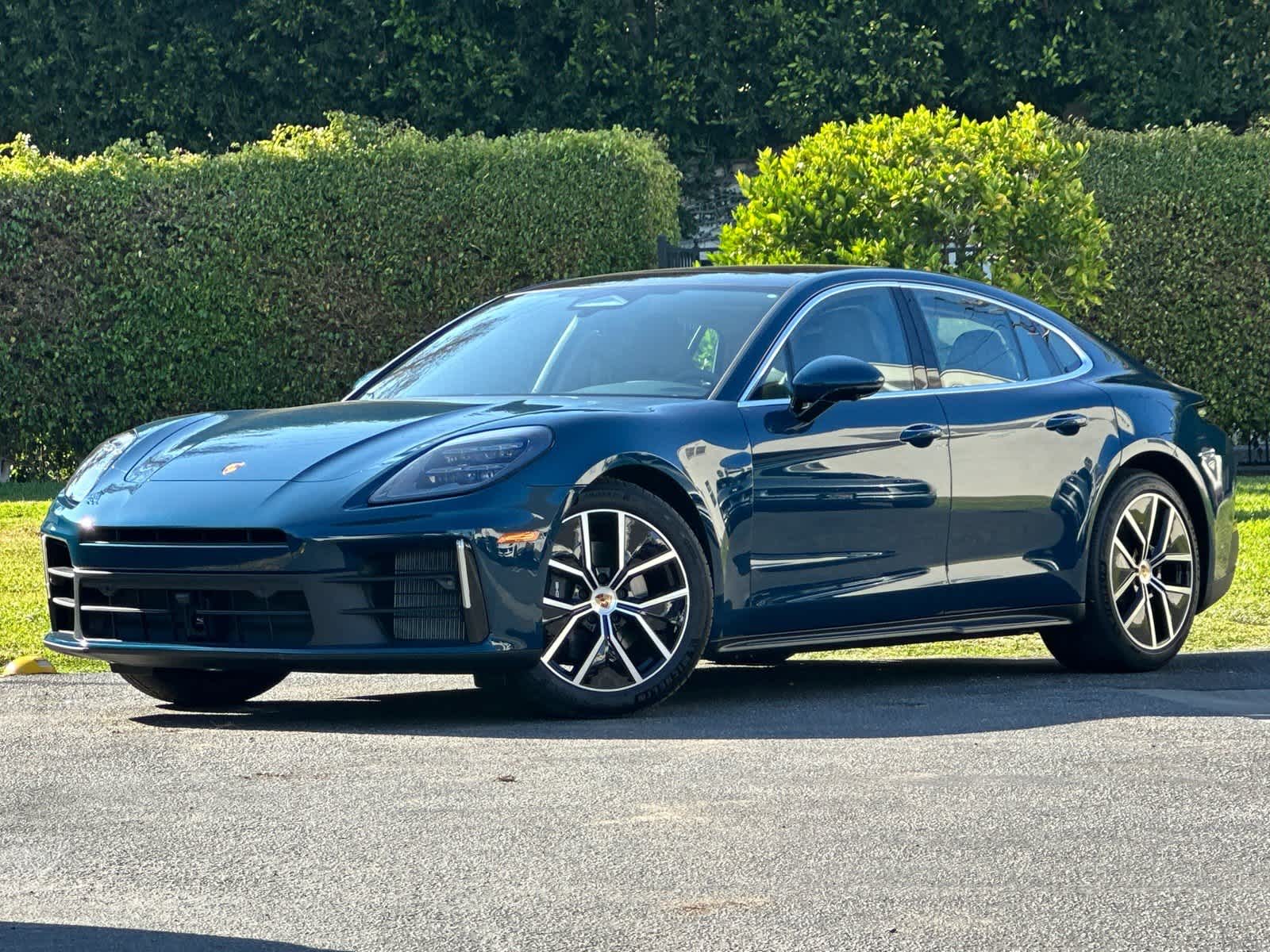 2026 Porsche Panamera Base