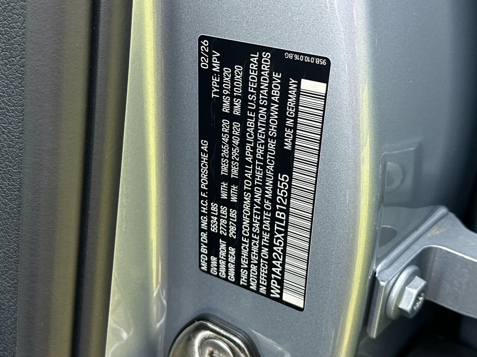 Thumbnail: 2026 Porsche Macan - 32