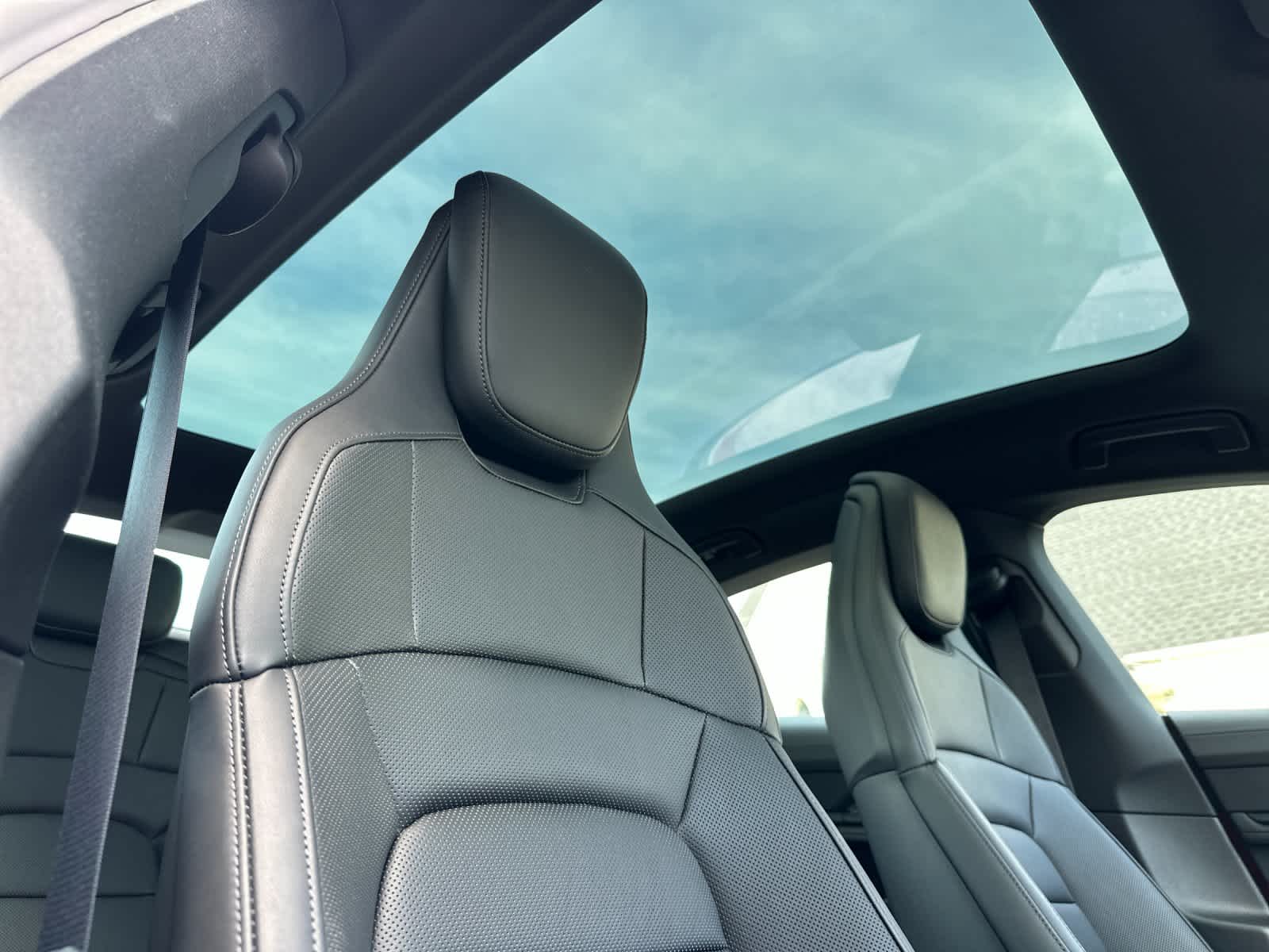 Thumbnail: 2024 Porsche Taycan - 17