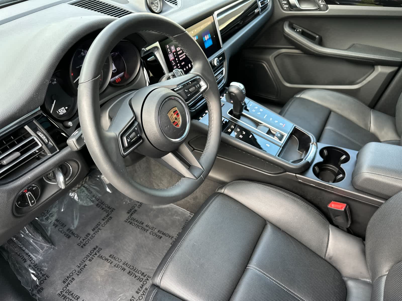 Thumbnail: 2025 Porsche Macan - 3