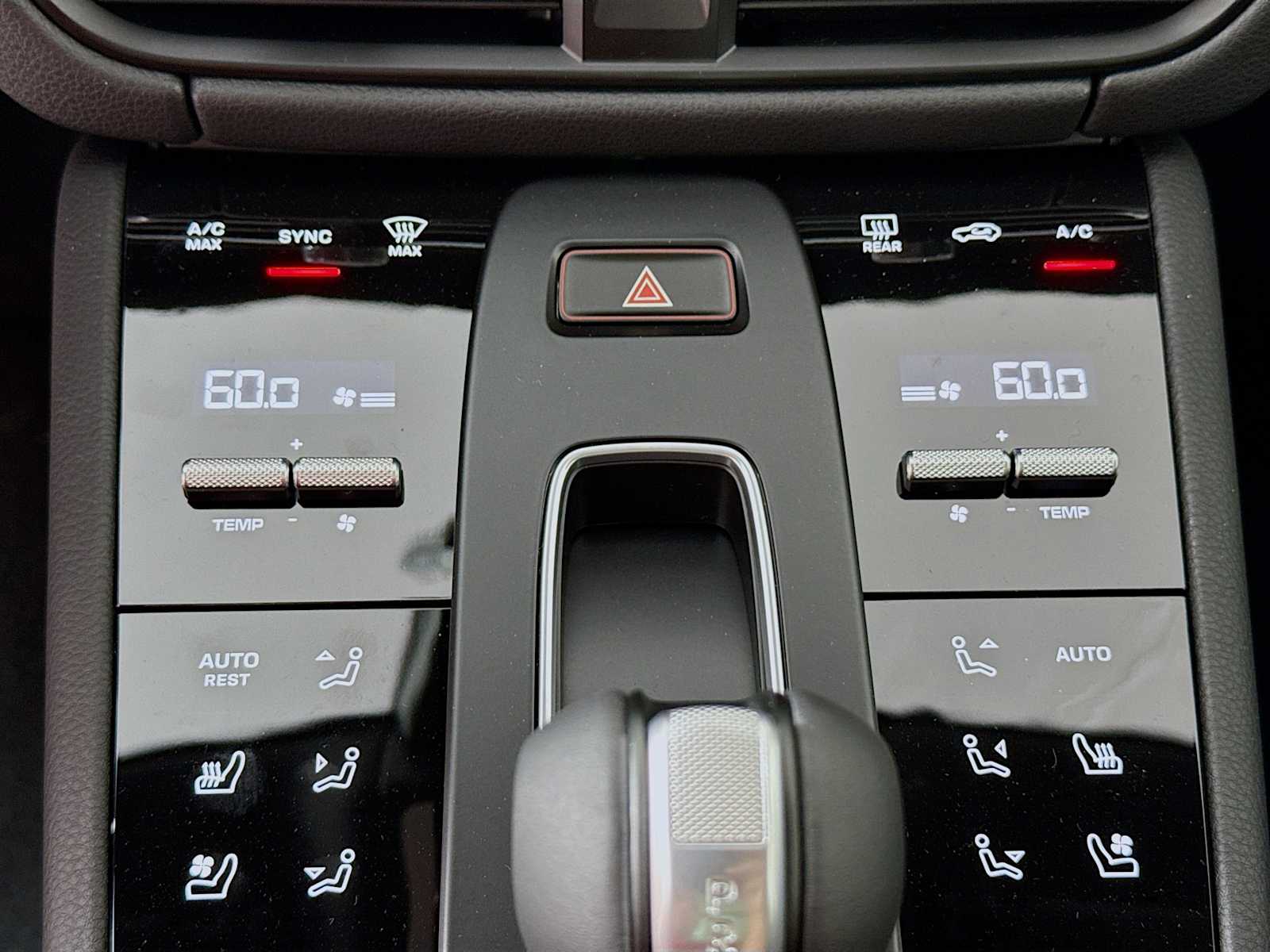 Thumbnail: 2025 Porsche Macan - 13