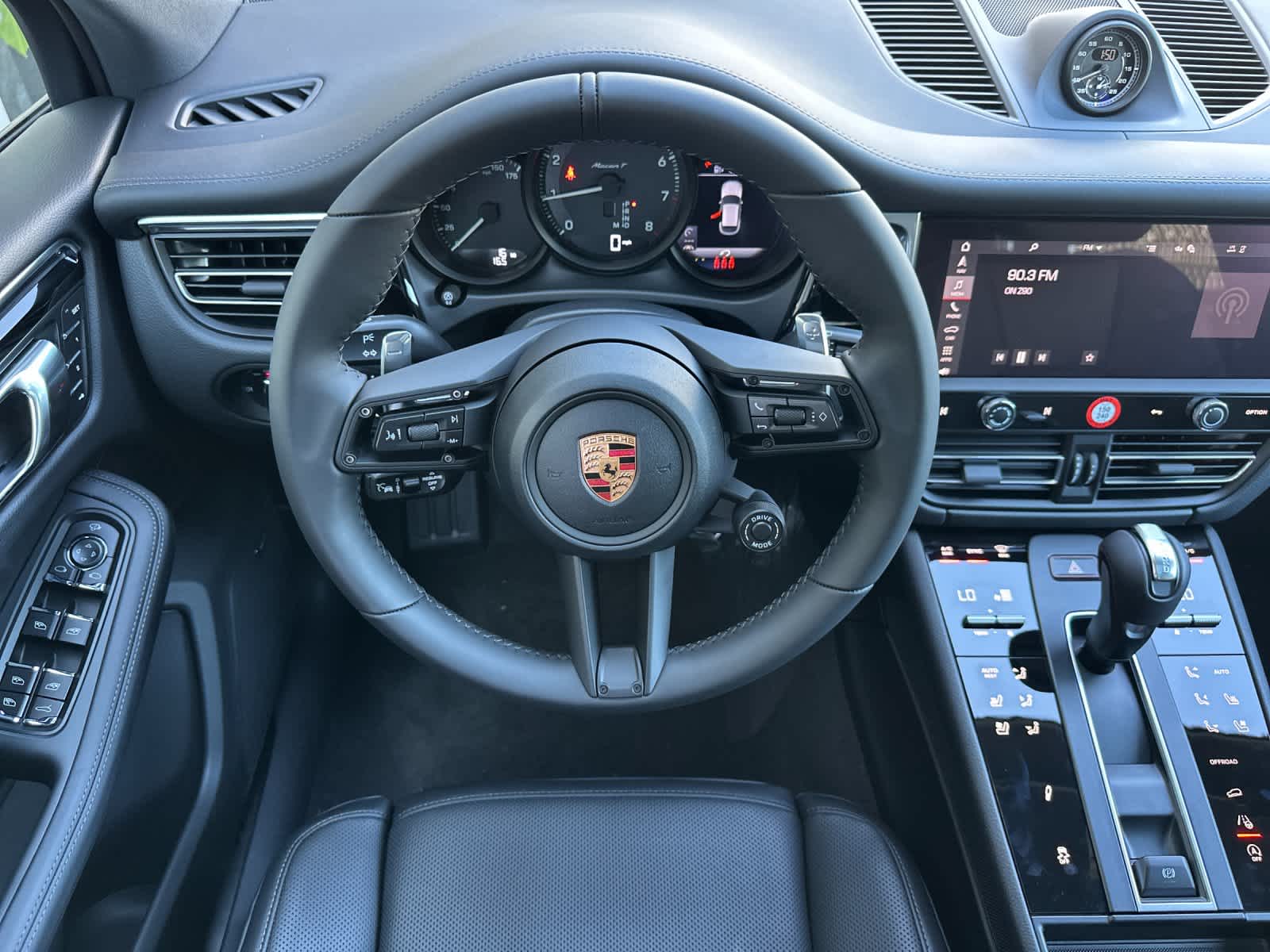 Thumbnail: 2026 Porsche Macan - 15