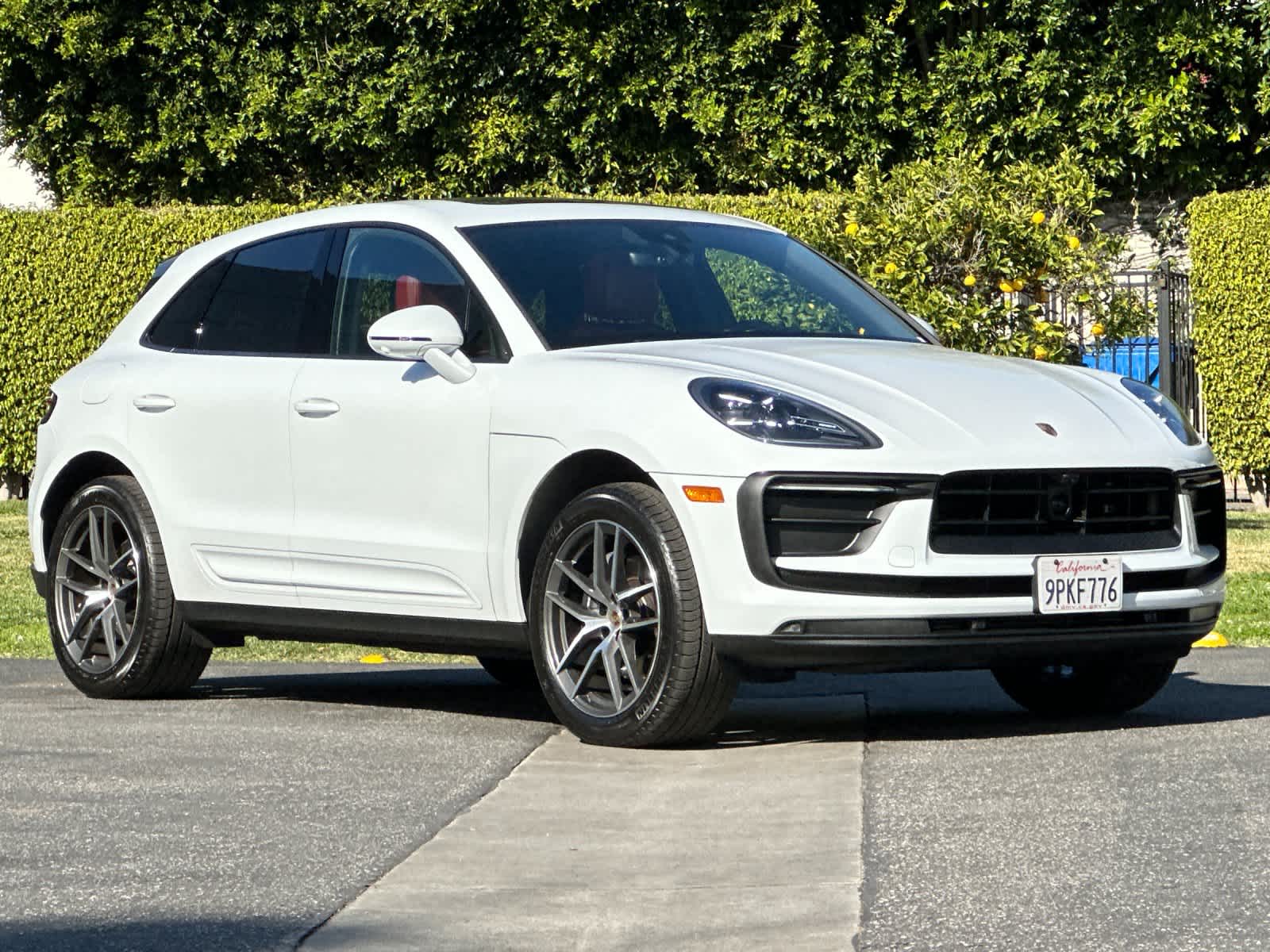 Thumbnail: 2025 Porsche Macan - 10