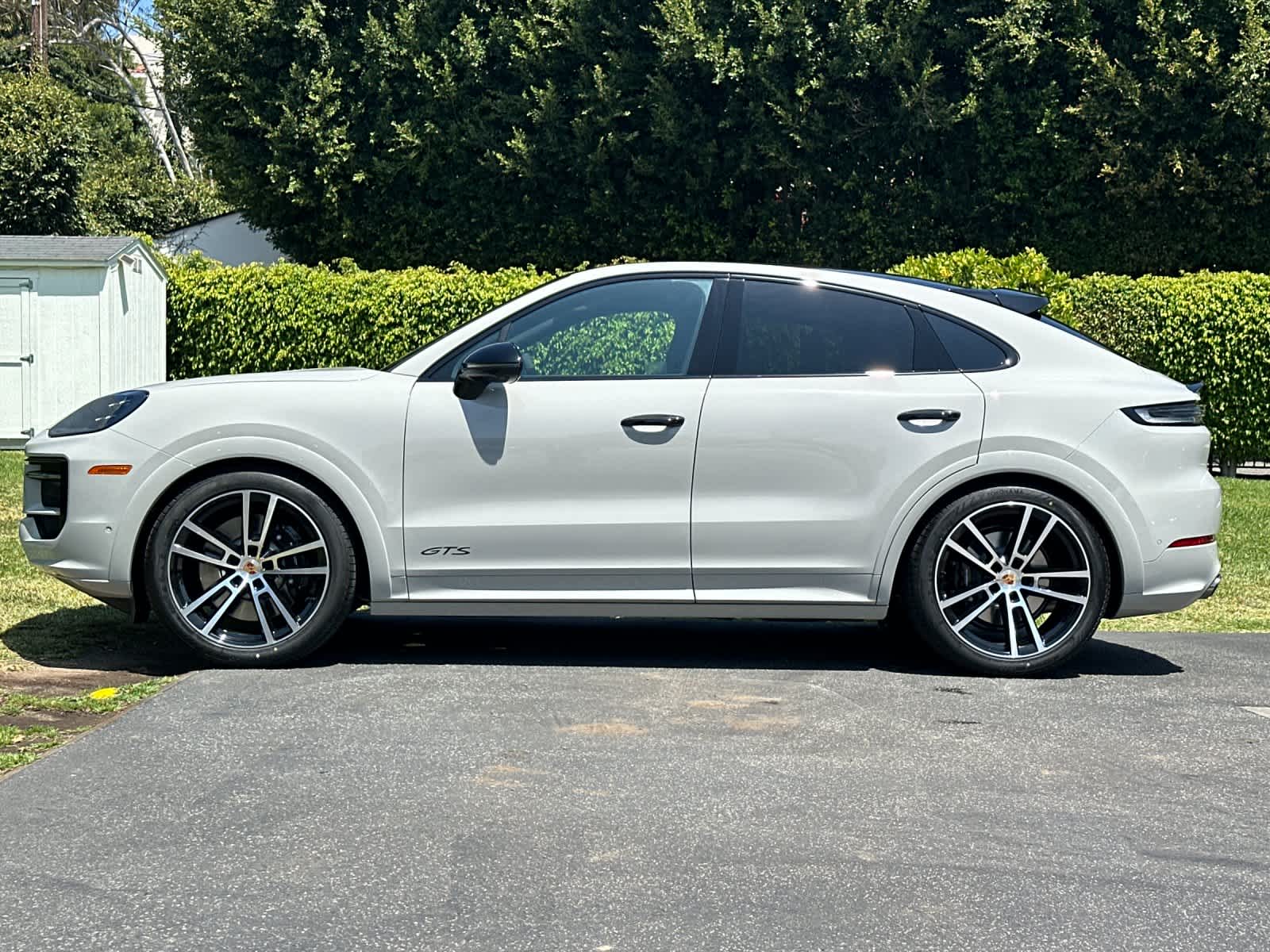 Thumbnail: 2026 Porsche Cayenne - 2