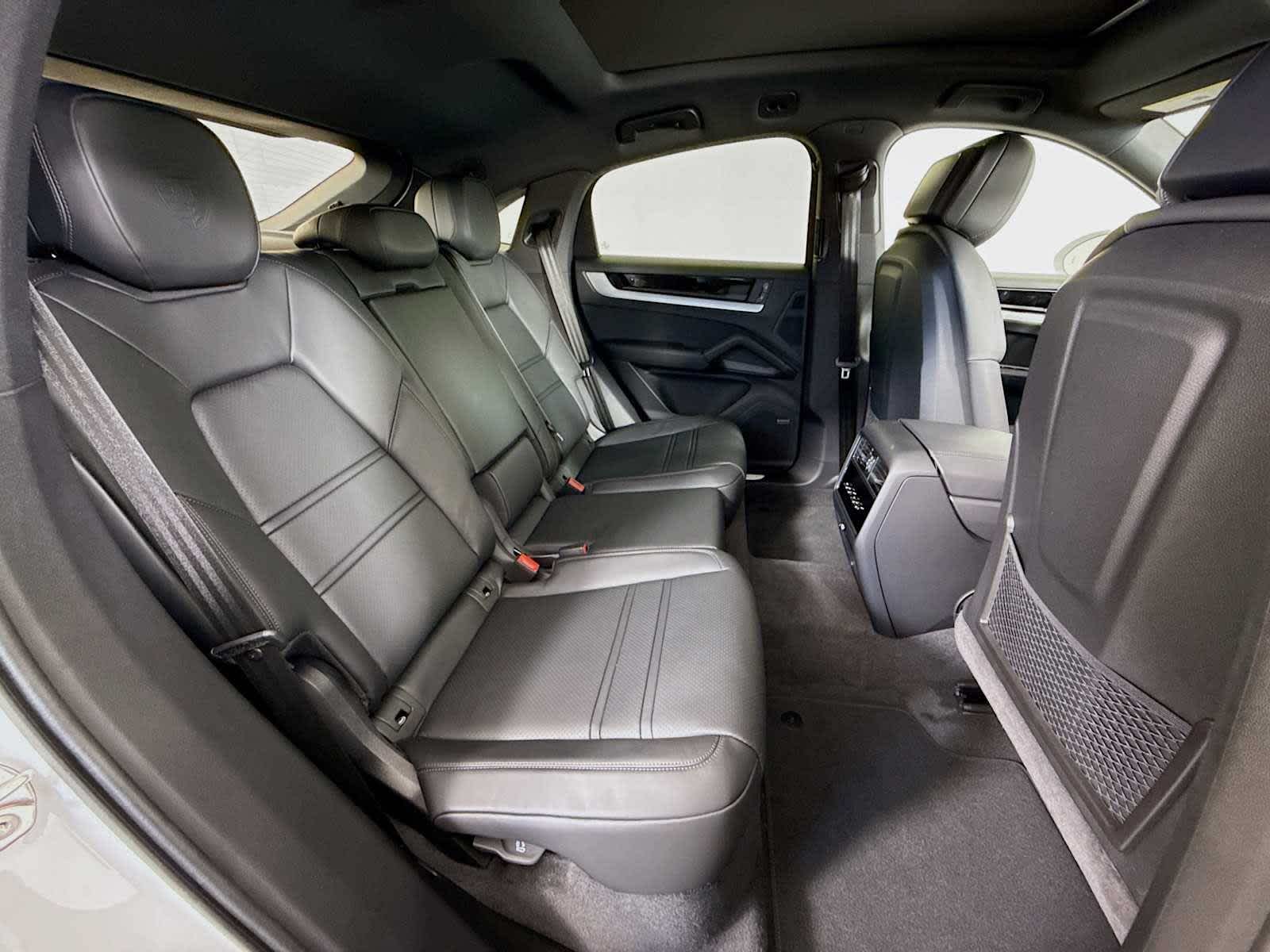 Thumbnail: 2026 Porsche Cayenne - 20