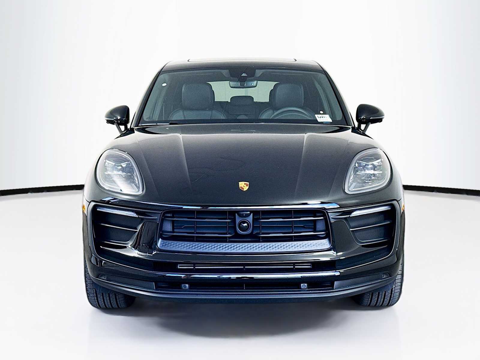 Thumbnail: 2026 Porsche Macan - 6