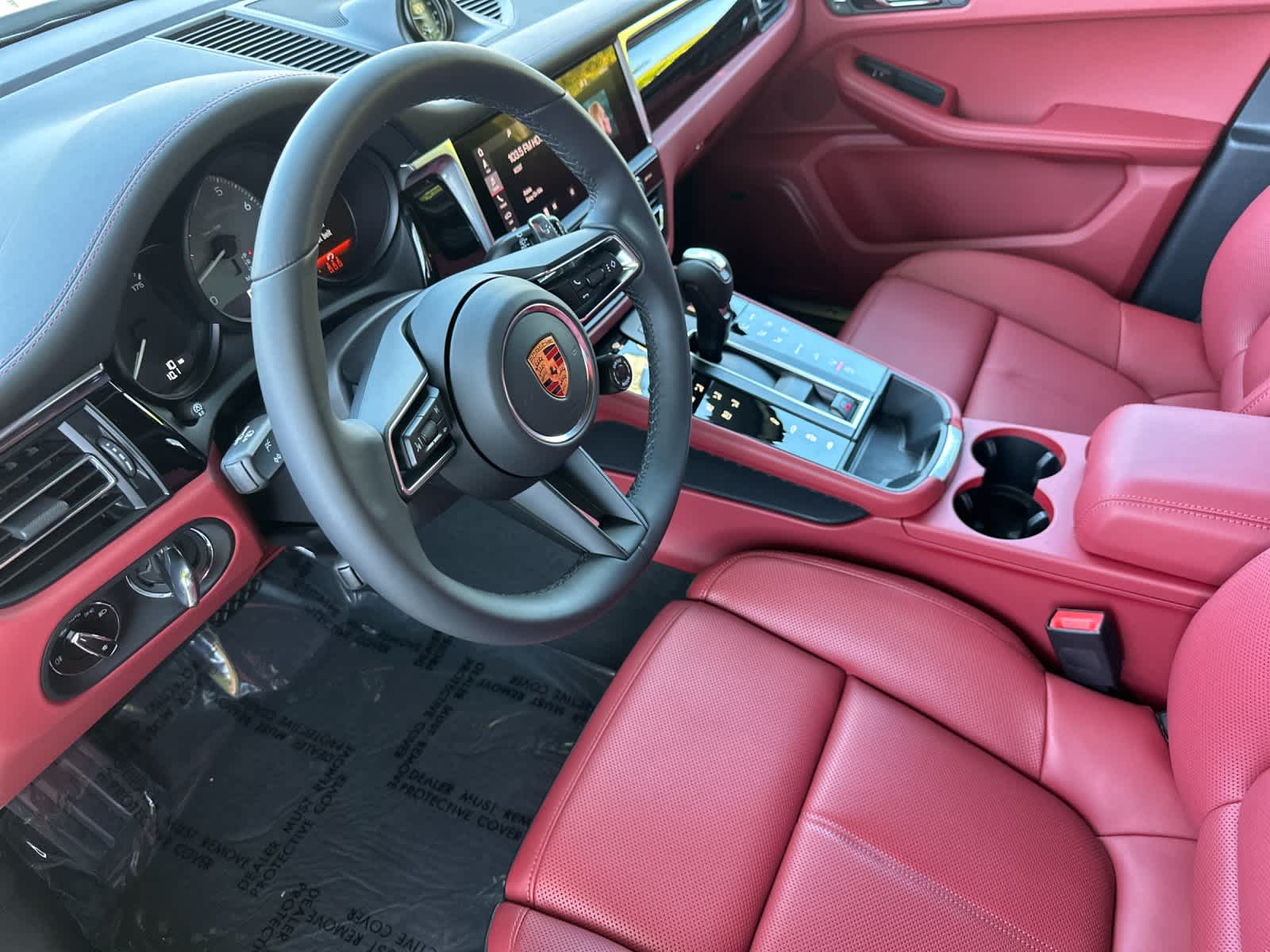 Thumbnail: 2026 Porsche Macan - 4