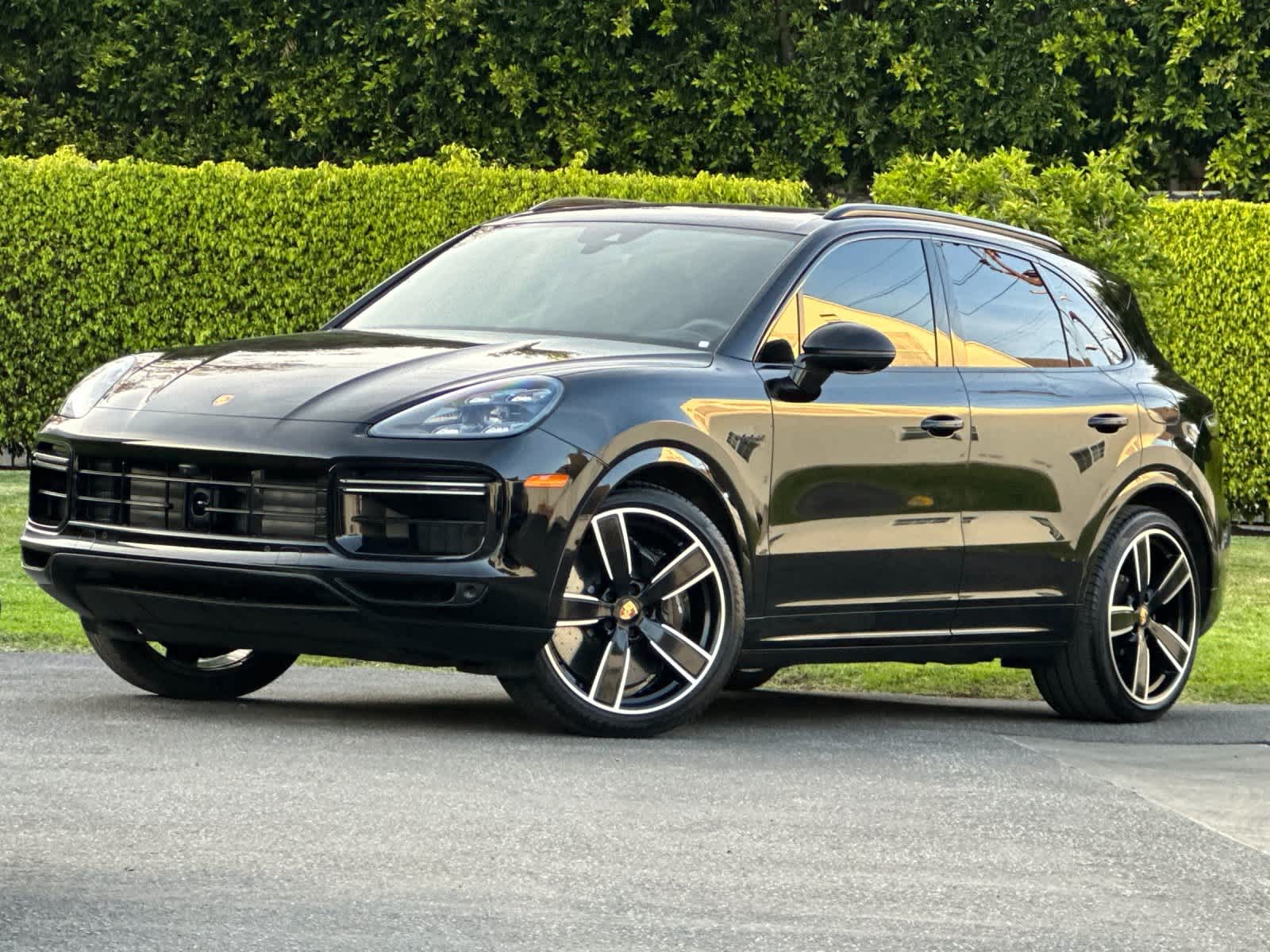 Thumbnail: 2023 Porsche Cayenne - 1
