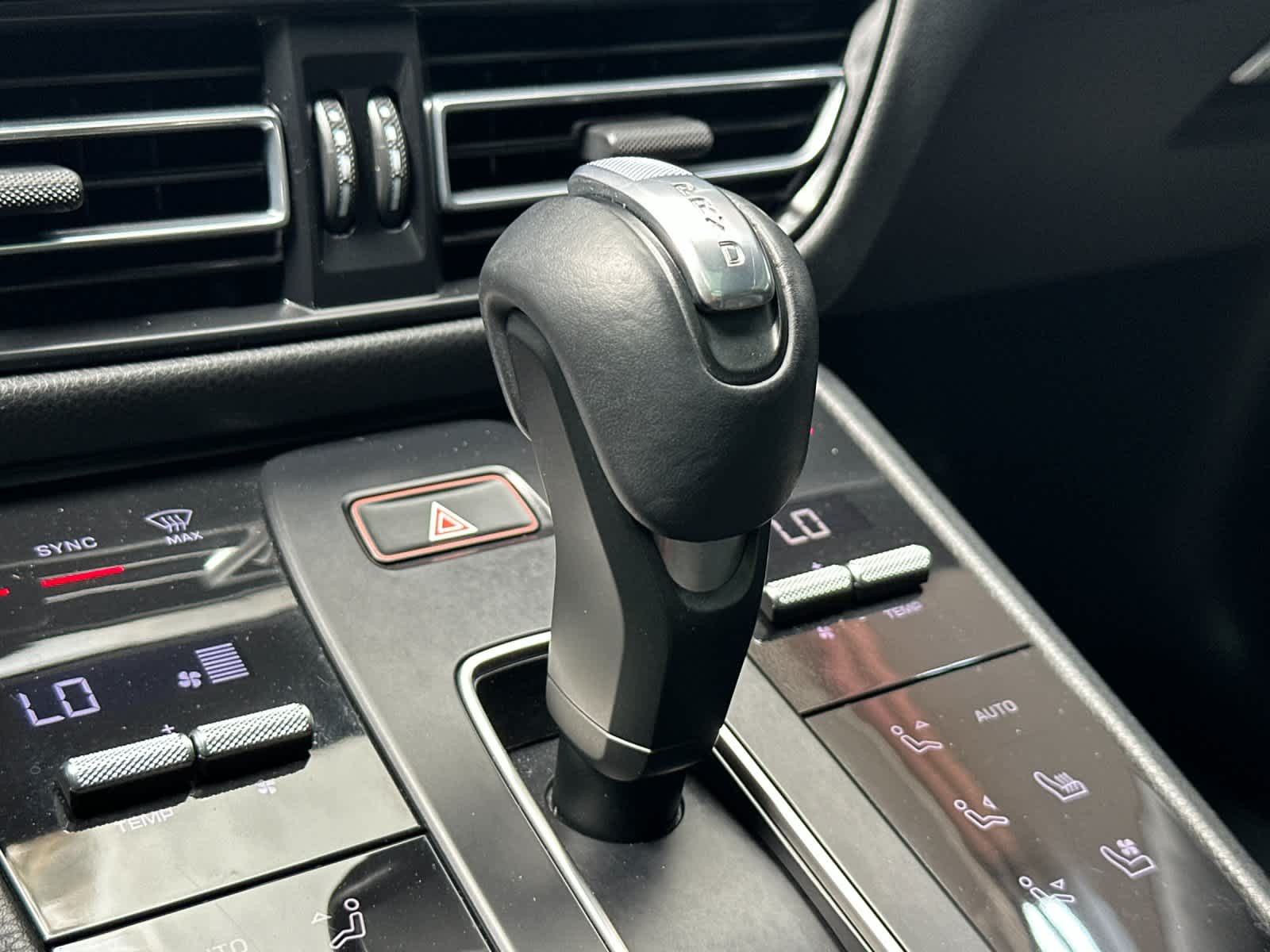 Thumbnail: 2024 Porsche Macan - 25