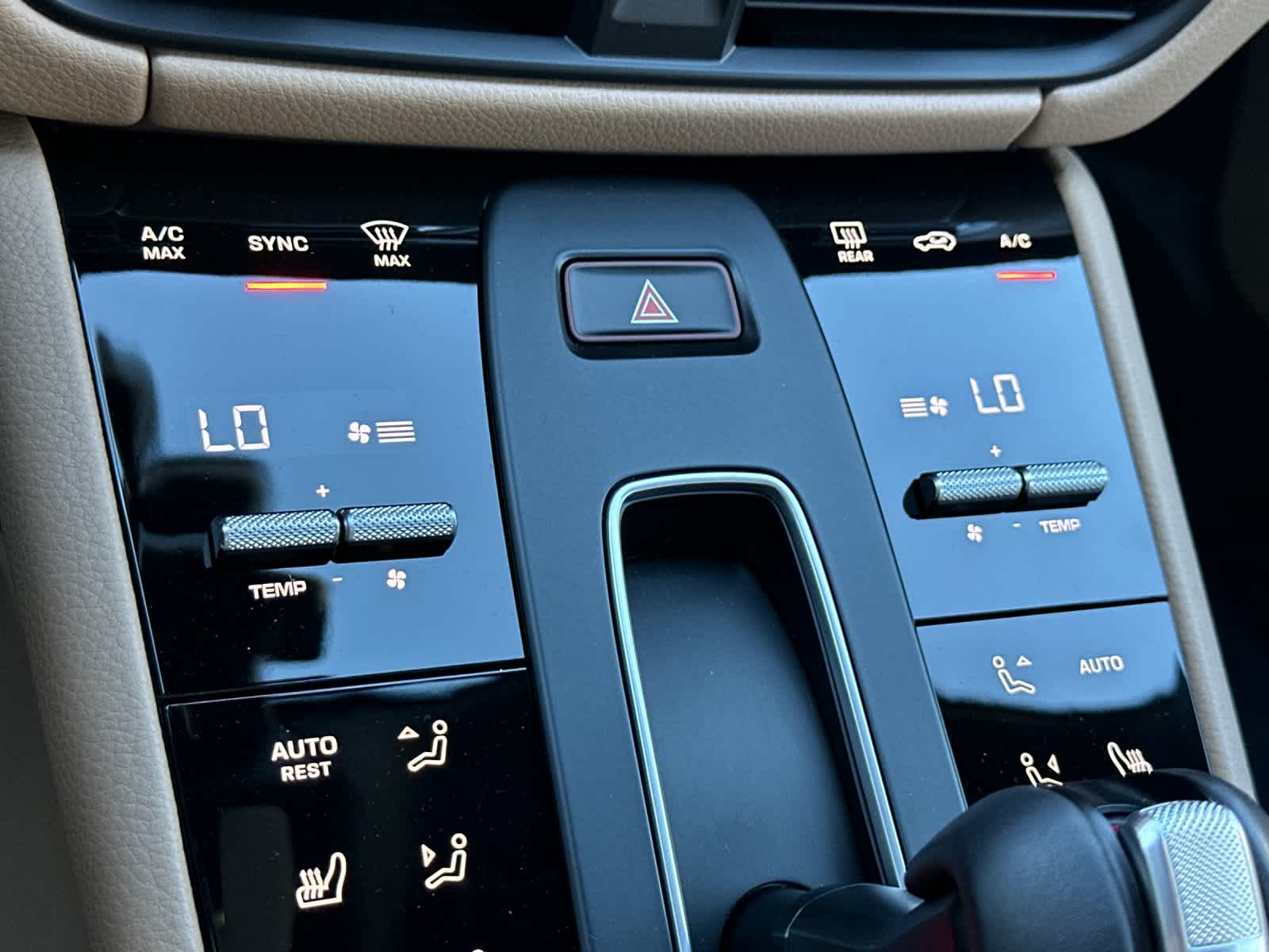 Thumbnail: 2025 Porsche Macan - 23