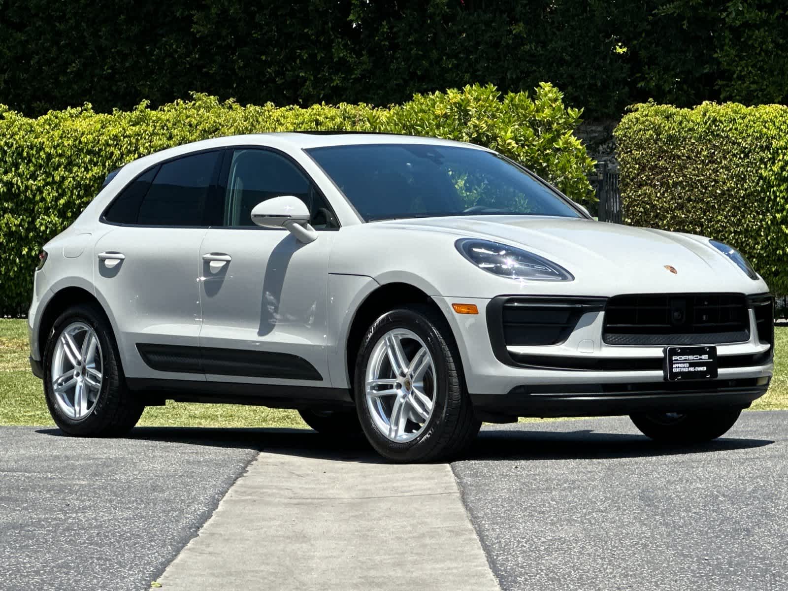 Thumbnail: 2025 Porsche Macan - 10