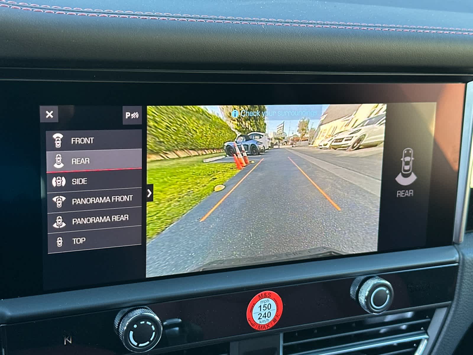 Thumbnail: 2026 Porsche Macan - 23