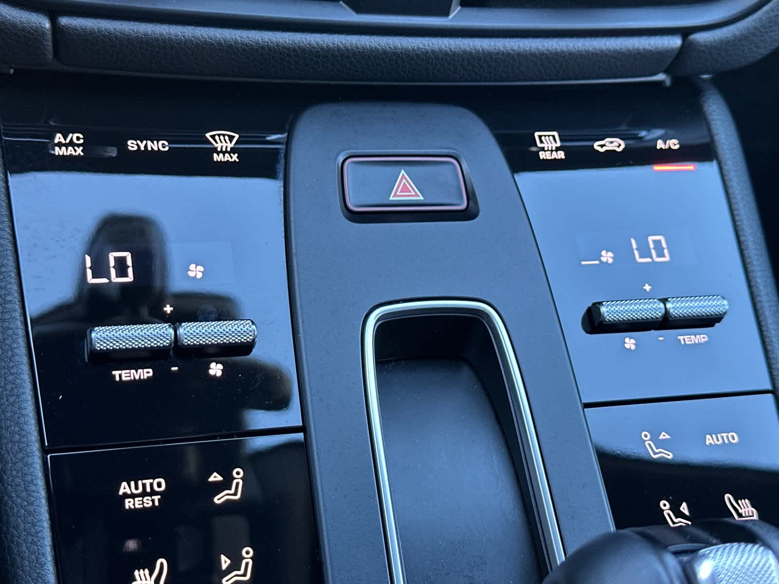 Thumbnail: 2023 Porsche Macan - 23