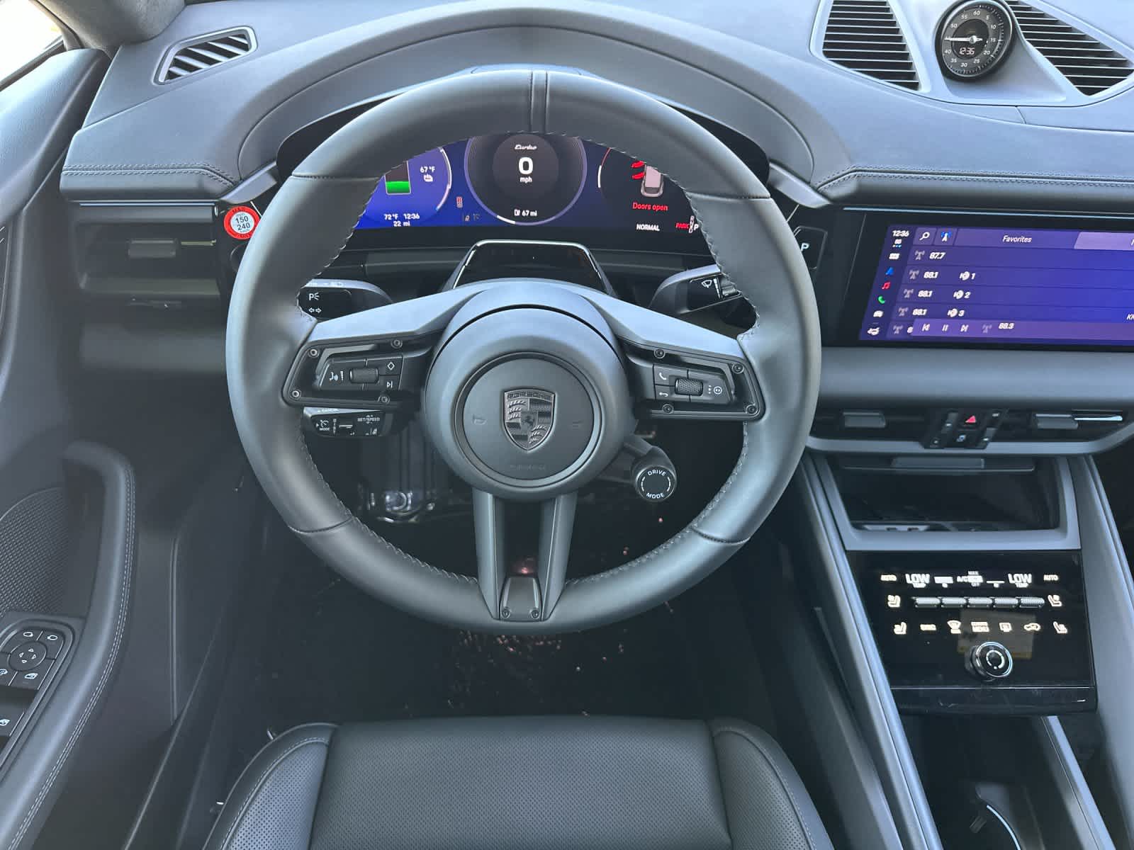 Thumbnail: 2026 Porsche Macan - 15