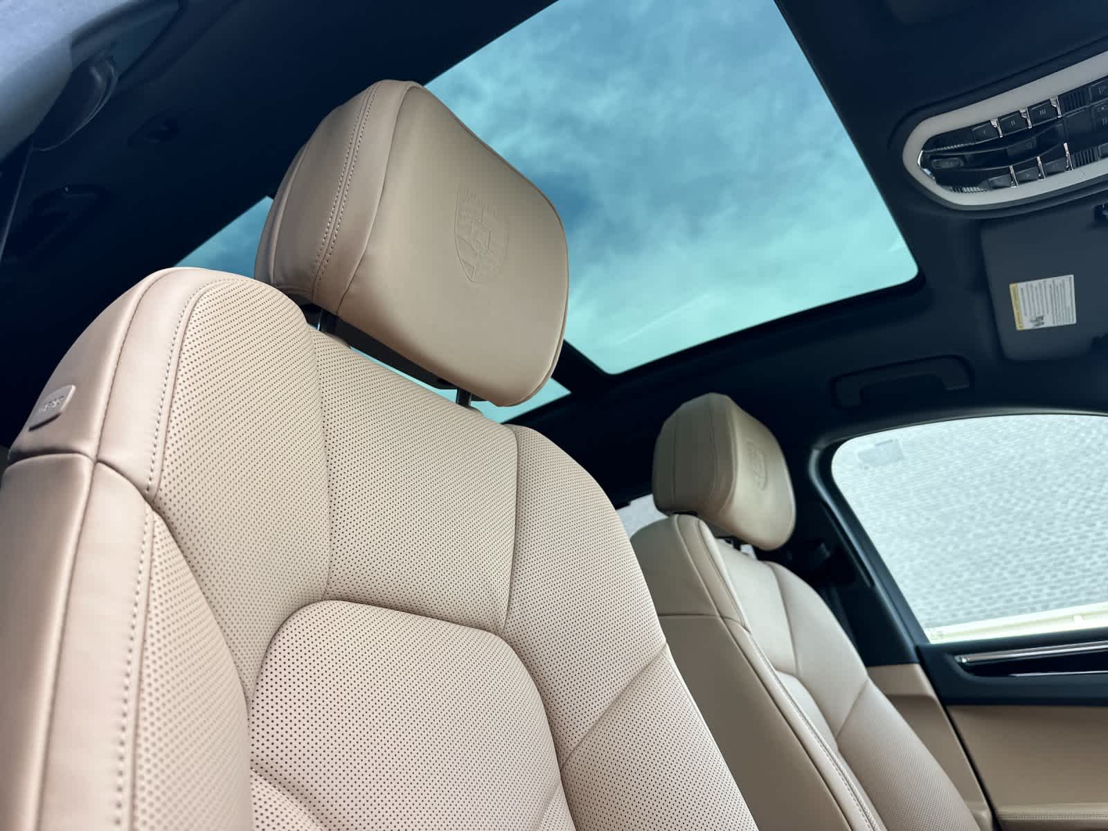 Thumbnail: 2026 Porsche Macan - 18