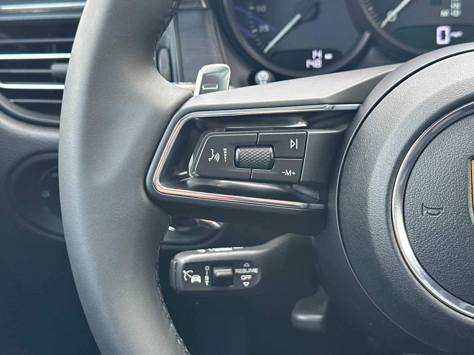 Thumbnail: 2026 Porsche Macan - 27