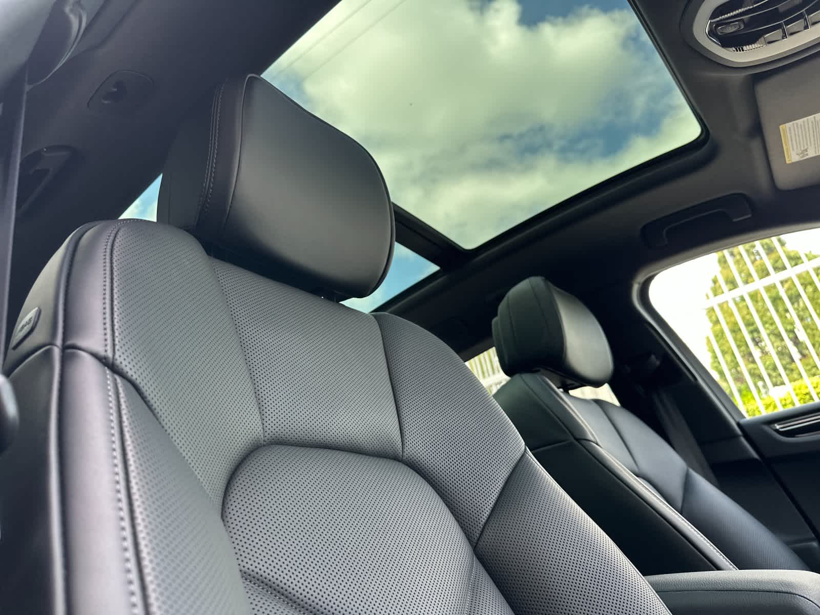 Thumbnail: 2026 Porsche Macan - 18