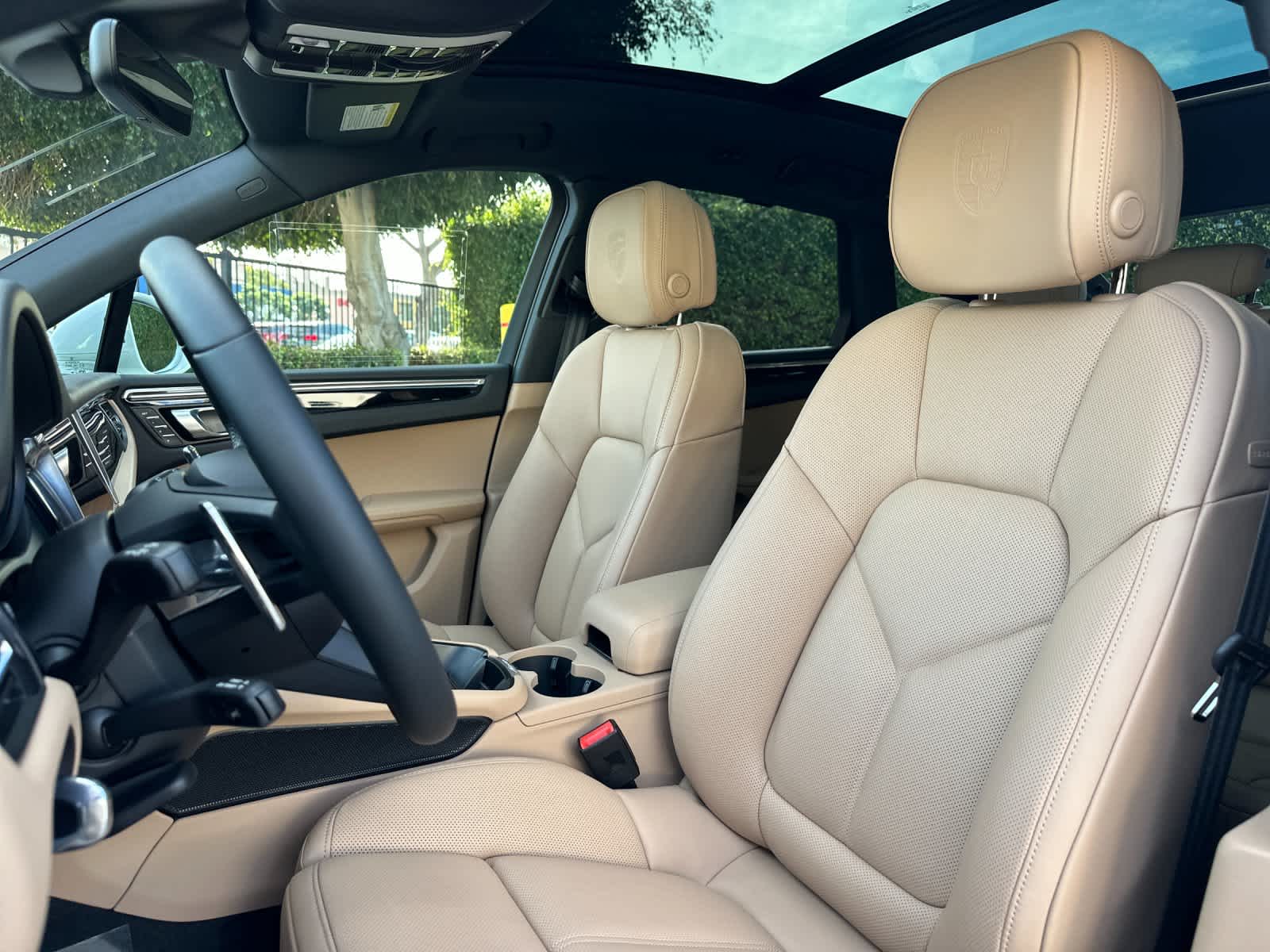 Thumbnail: 2026 Porsche Macan - 5