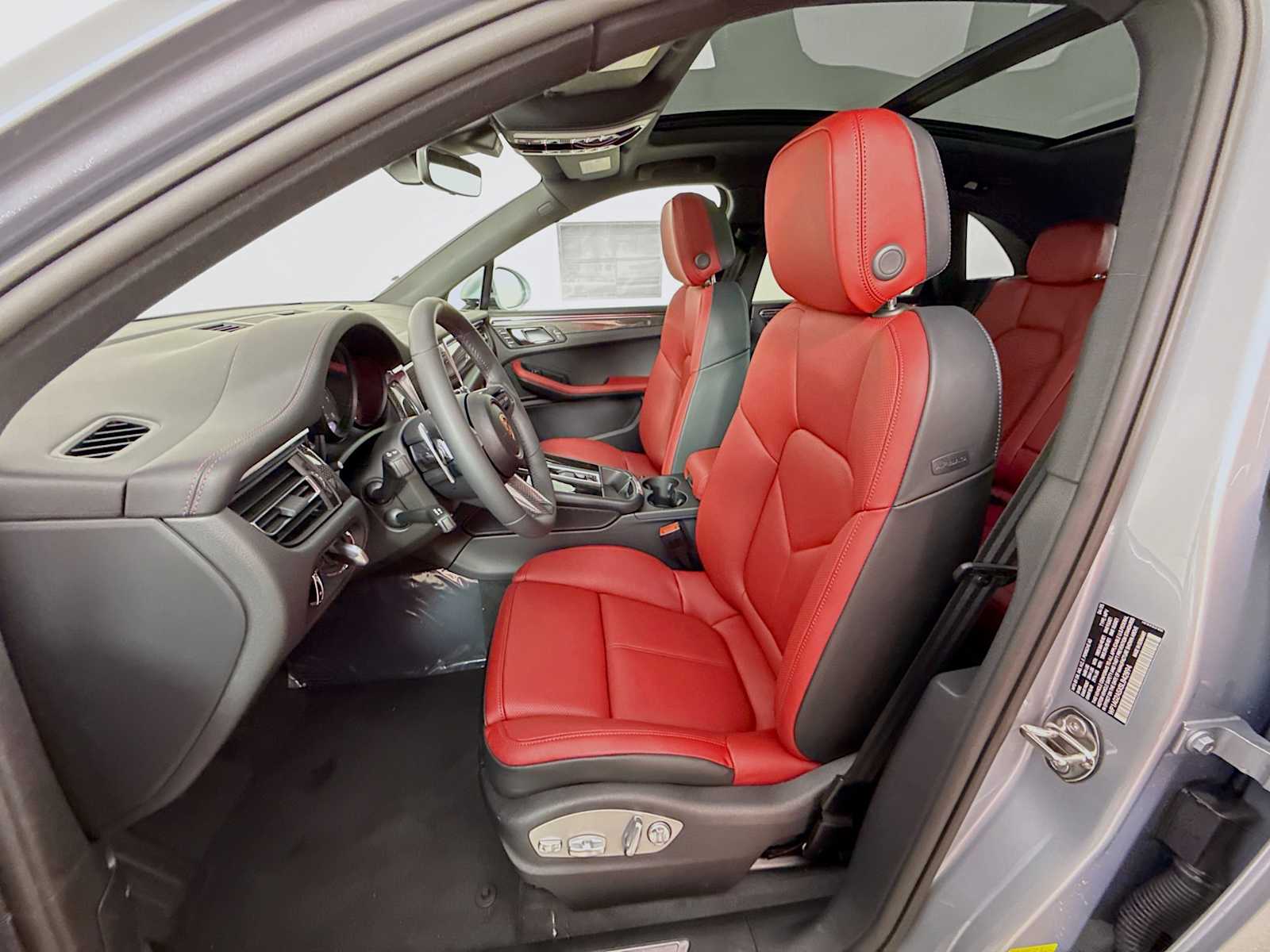 Thumbnail: 2025 Porsche Macan - 5