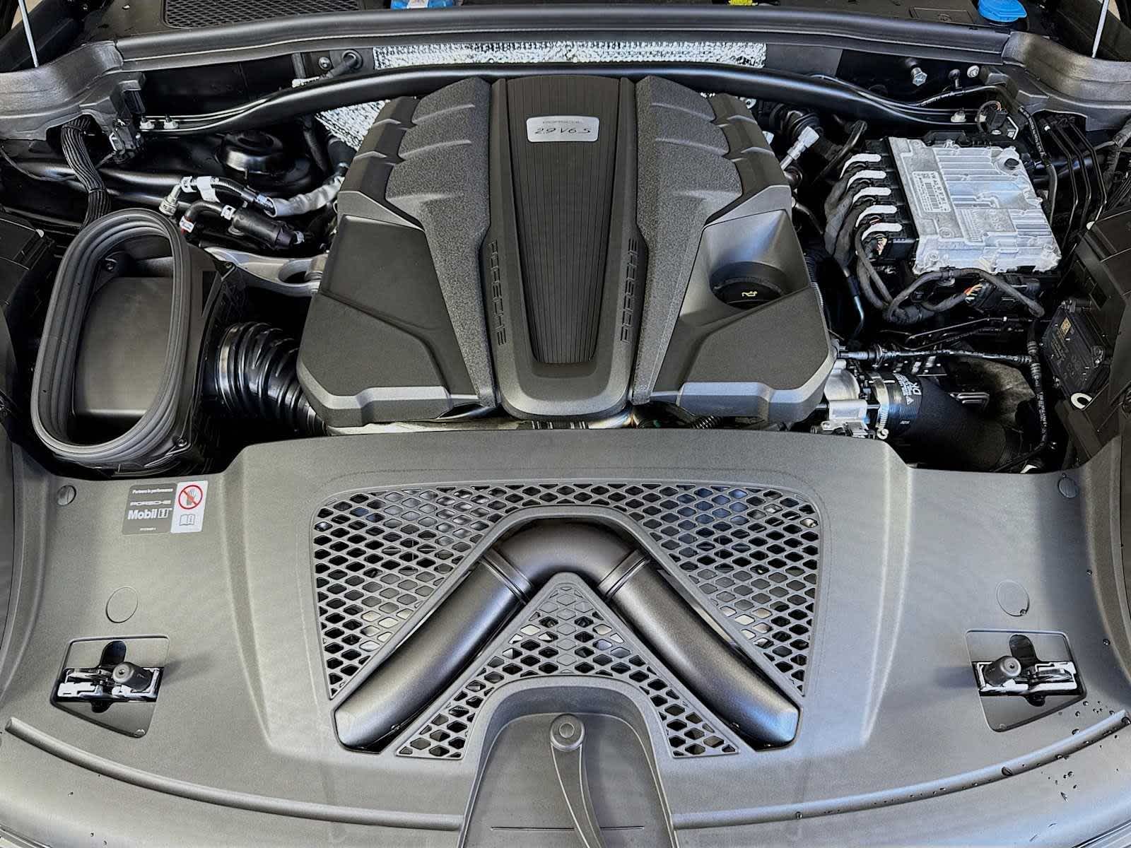 Thumbnail: 2026 Porsche Macan - 51