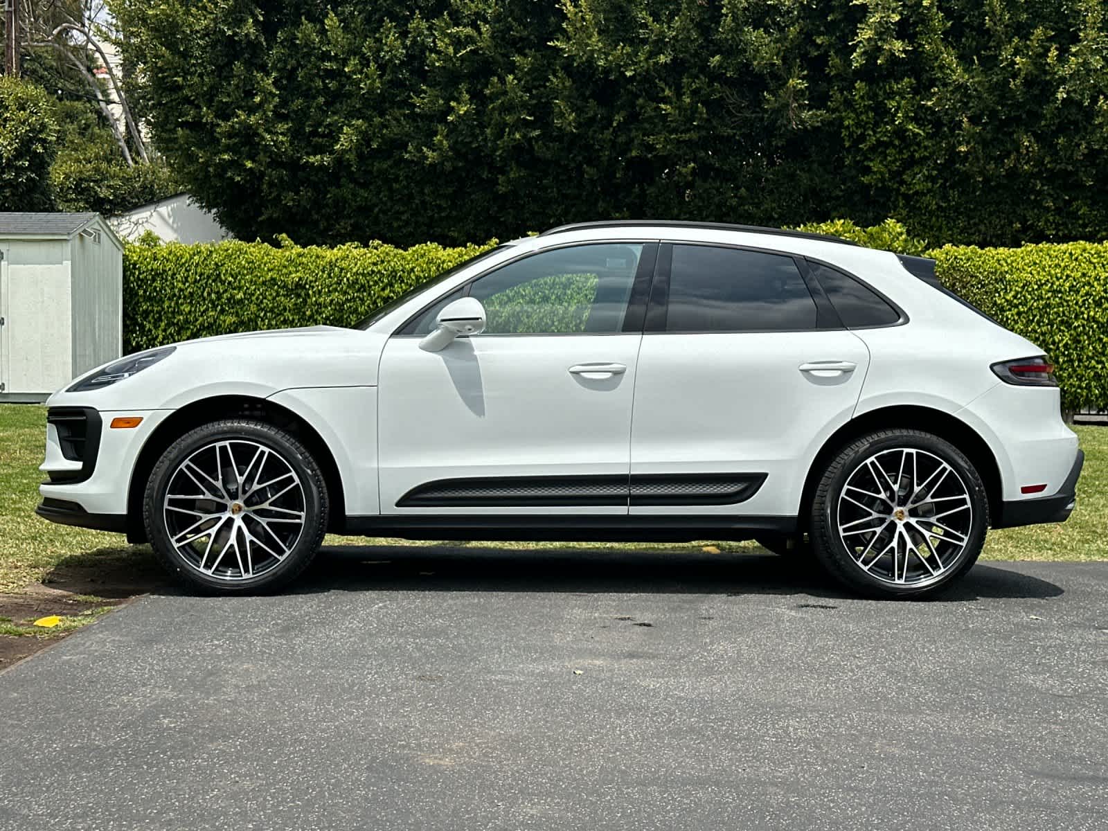 Thumbnail: 2026 Porsche Macan - 2