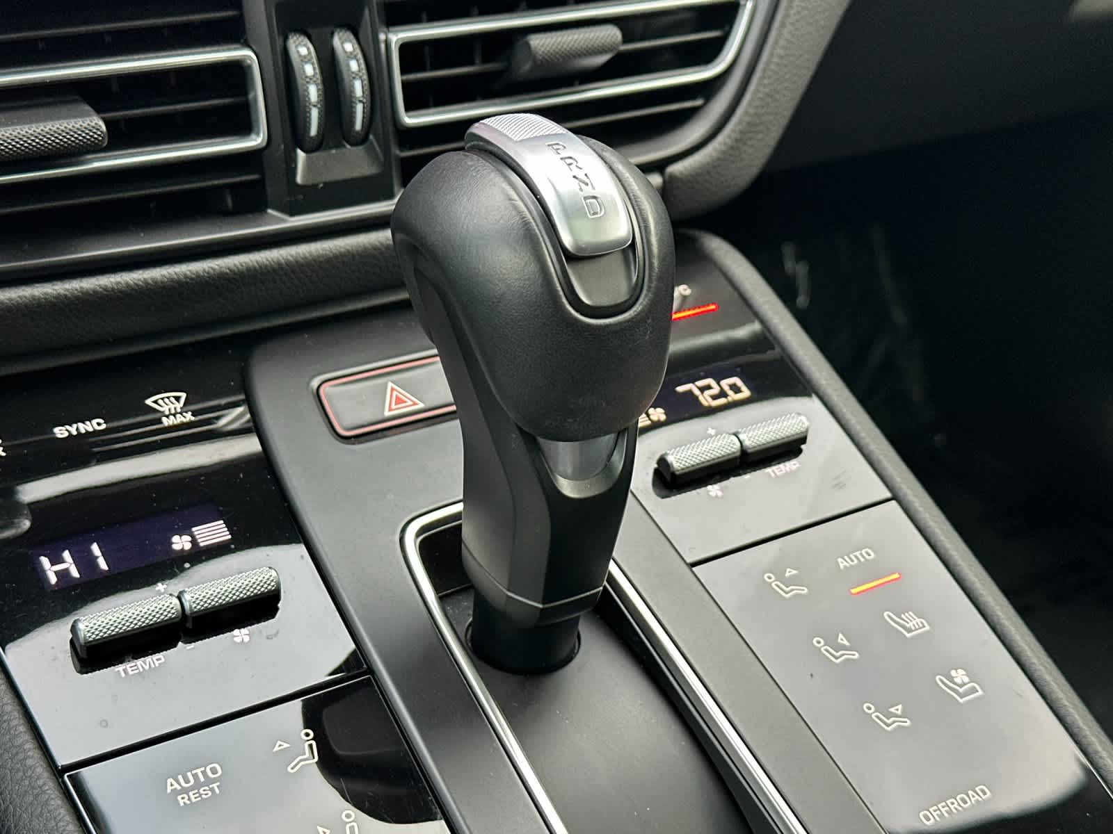 Thumbnail: 2025 Porsche Macan - 24