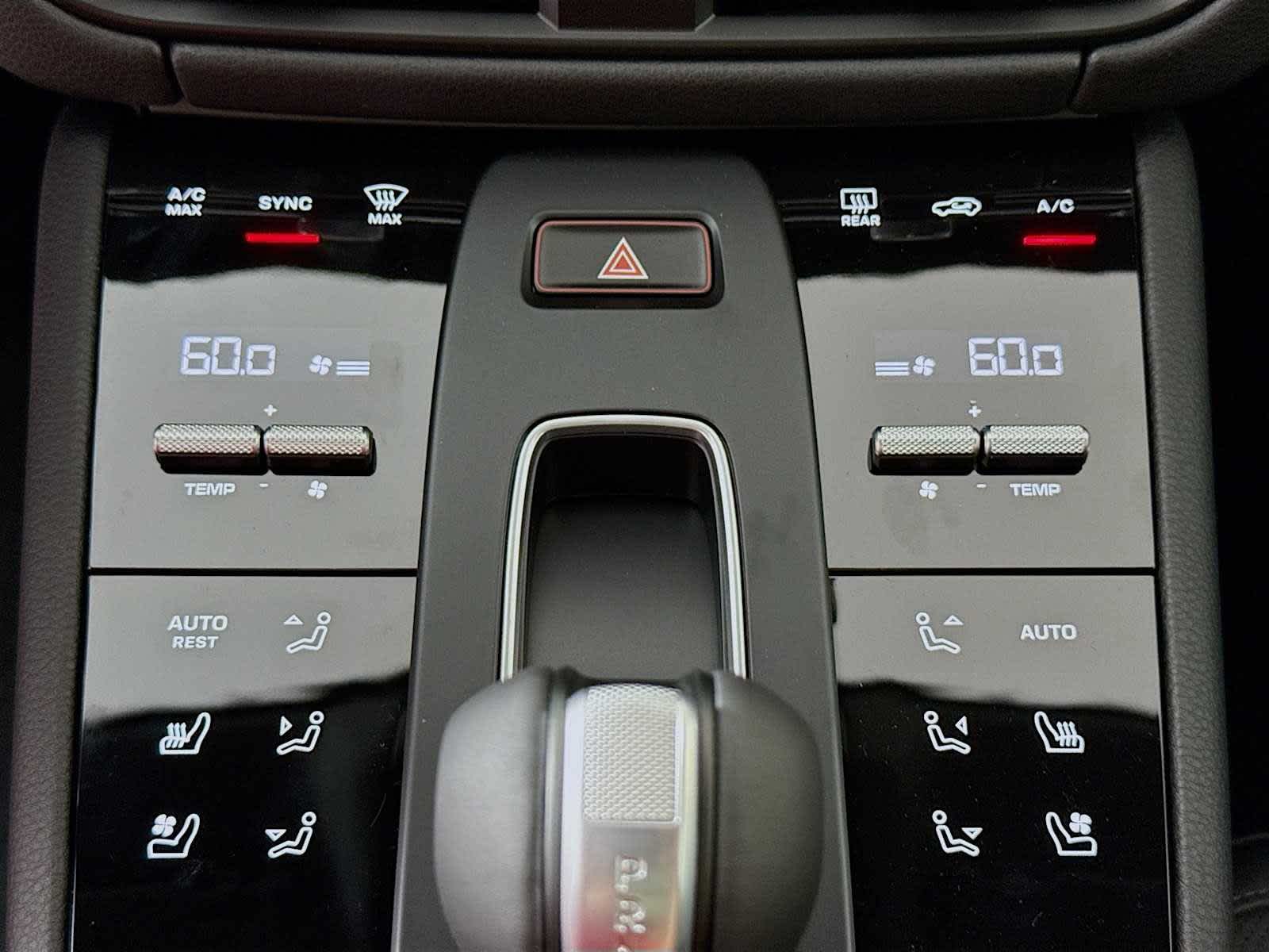 Thumbnail: 2026 Porsche Macan - 15