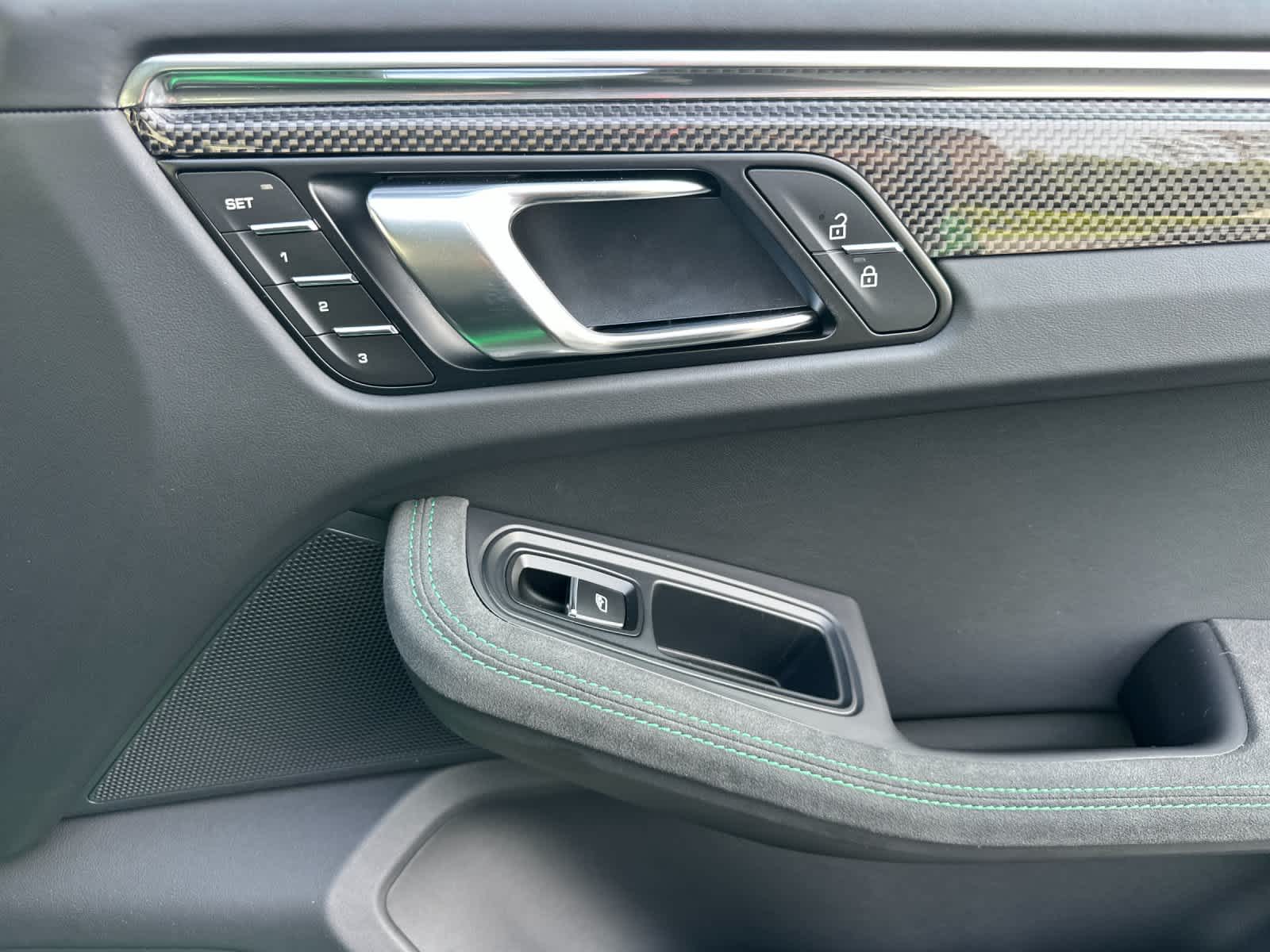 Thumbnail: 2026 Porsche Macan - 19