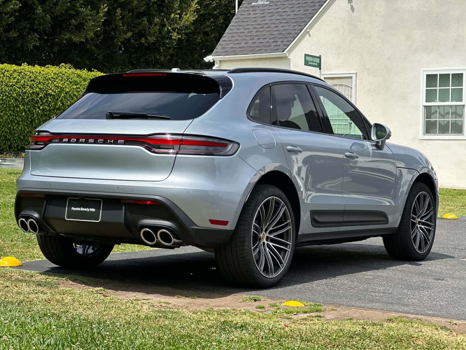 Thumbnail: 2026 Porsche Macan - 8