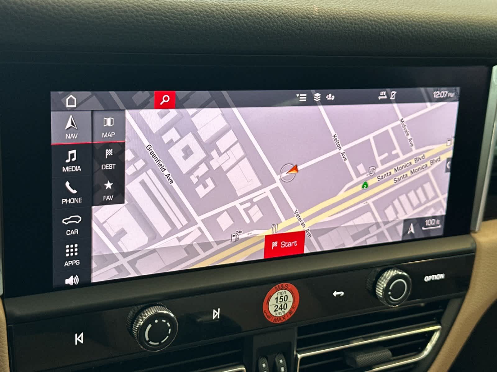 Thumbnail: 2025 Porsche Macan - 21