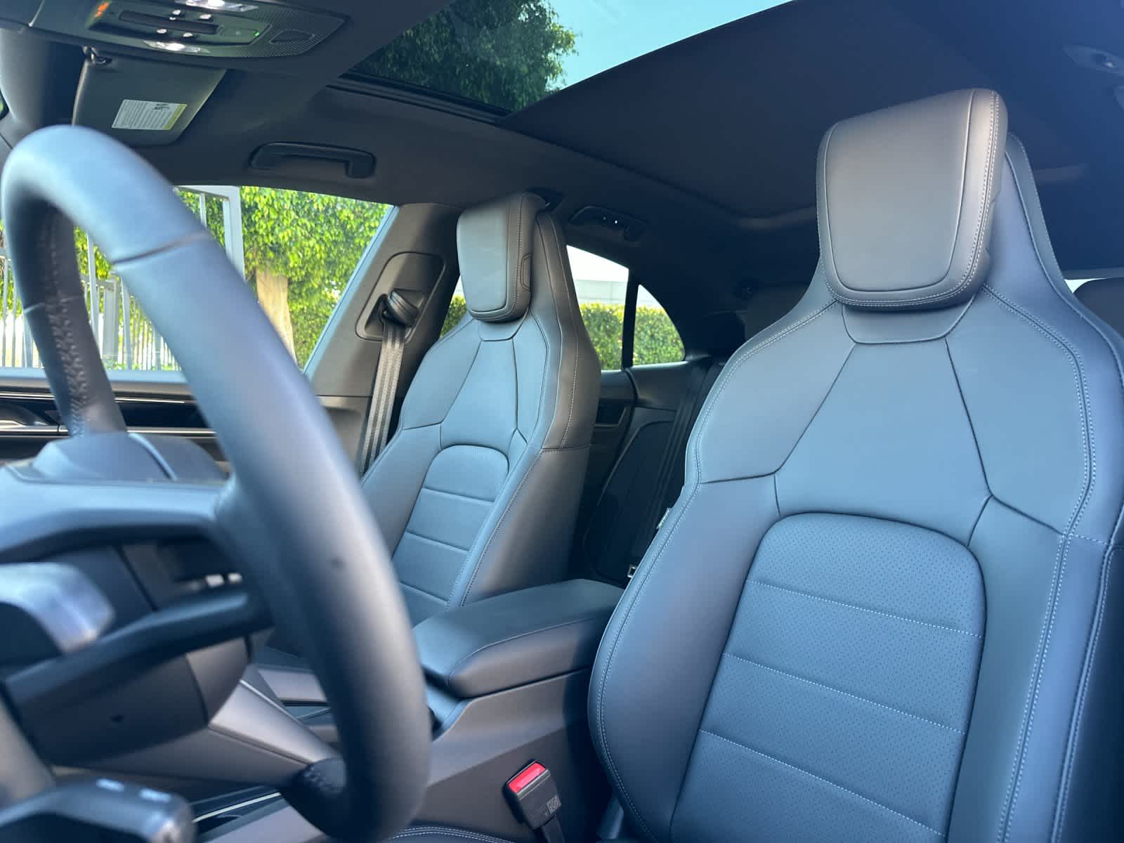 Thumbnail: 2026 Porsche Macan - 5