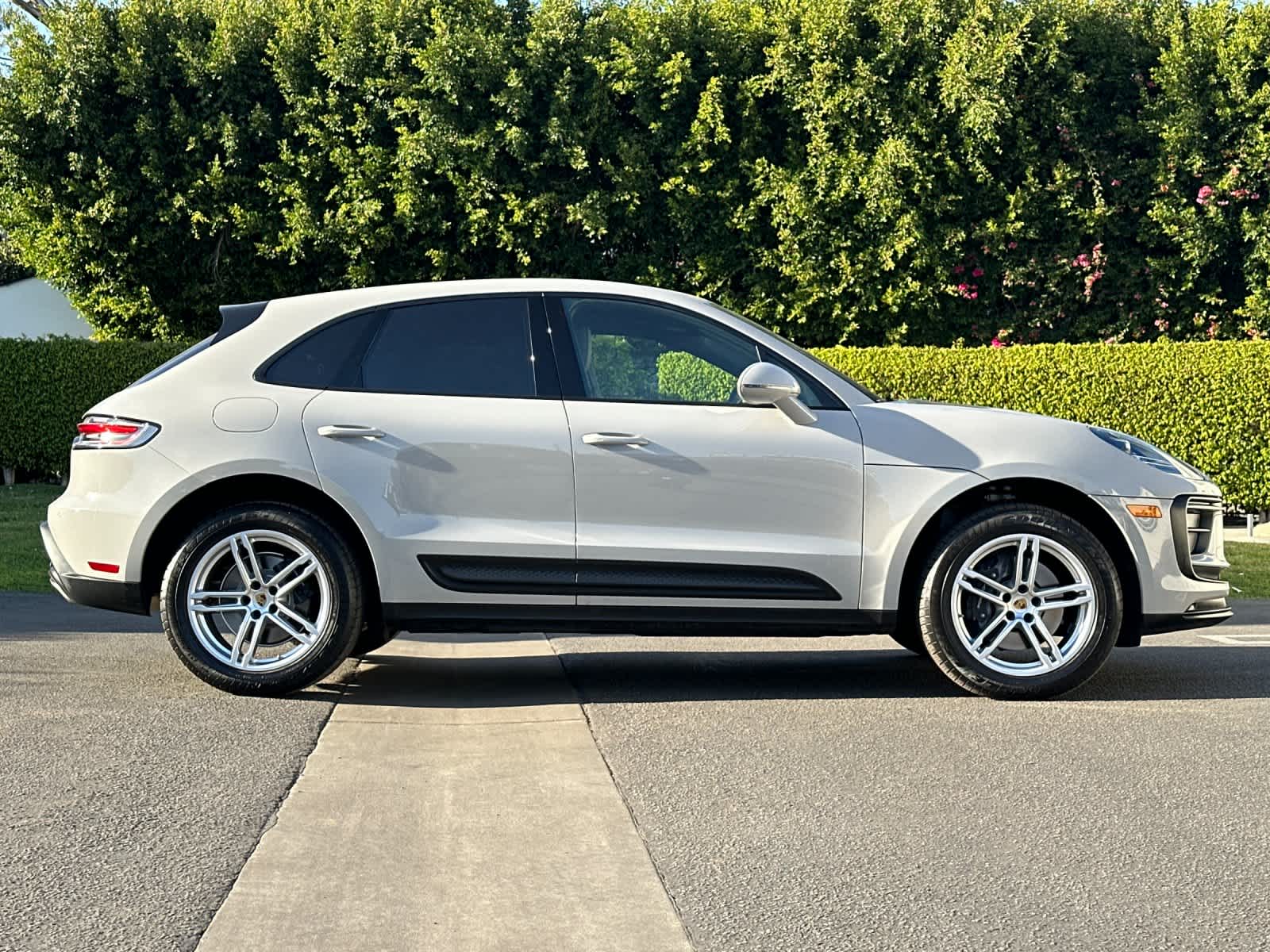 Thumbnail: 2025 Porsche Macan - 9