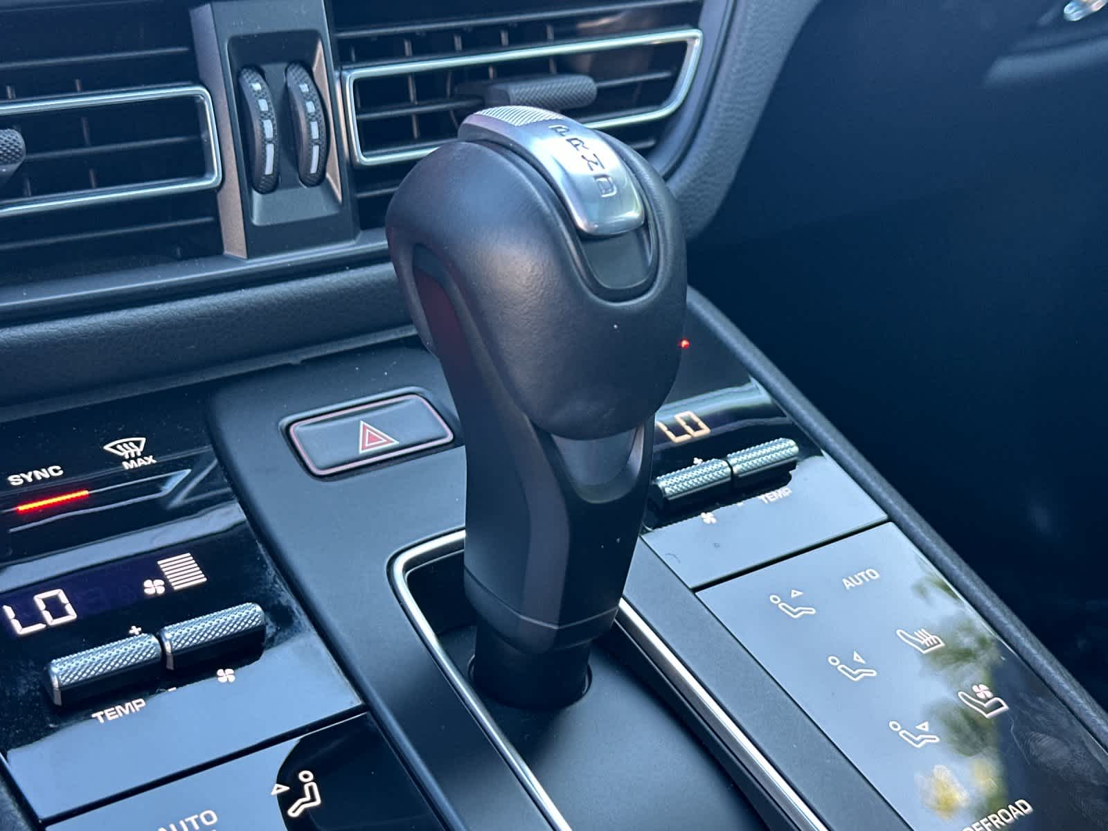 Thumbnail: 2025 Porsche Macan - 24