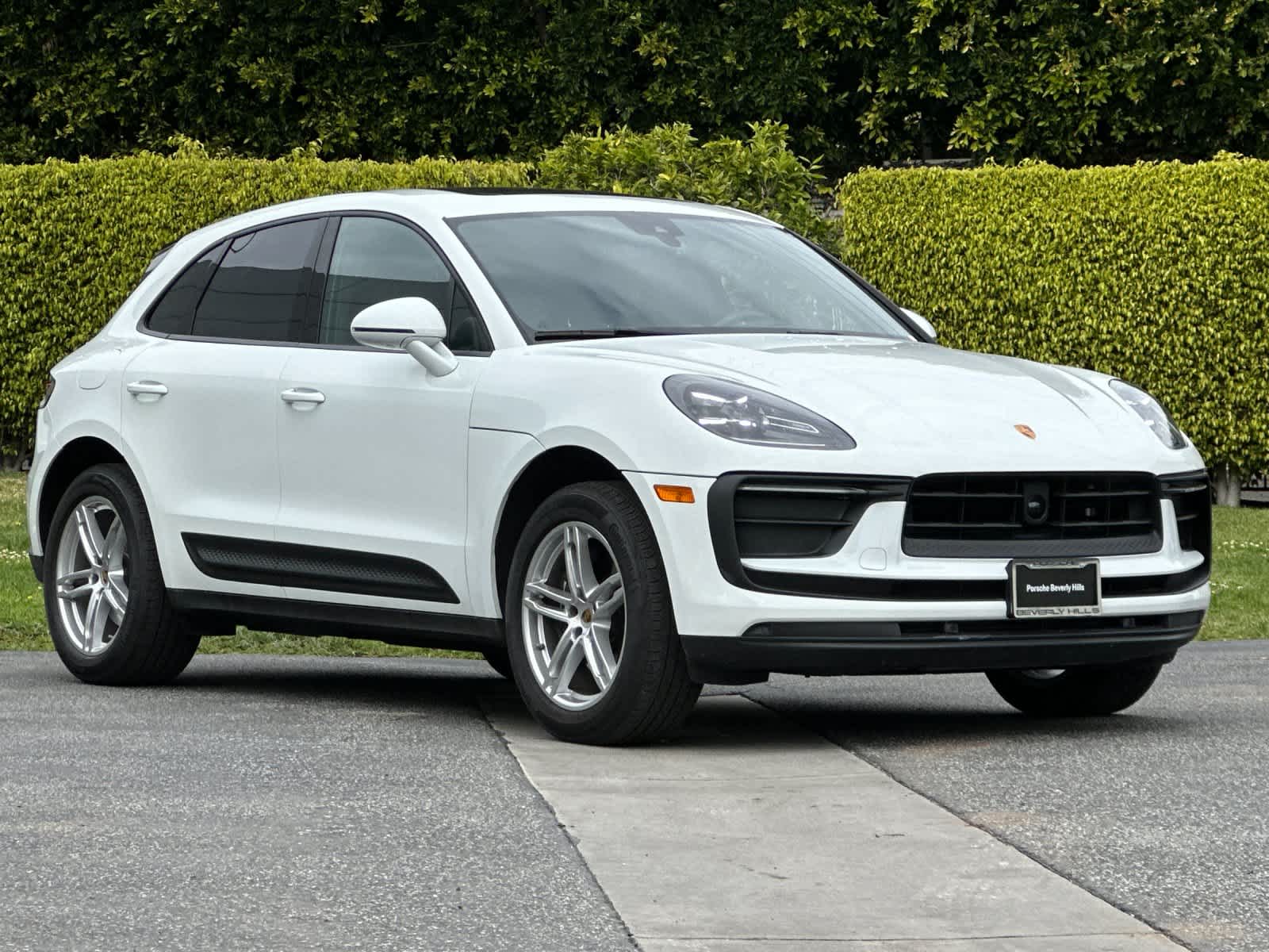 Thumbnail: 2025 Porsche Macan - 10