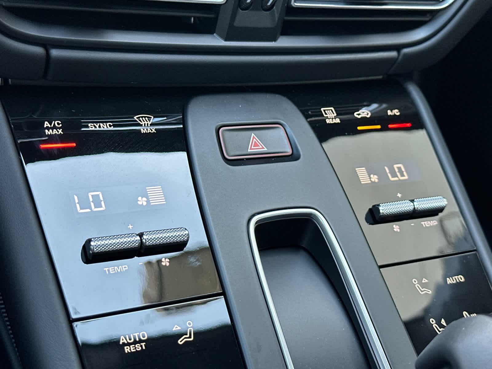 Thumbnail: 2026 Porsche Macan - 24