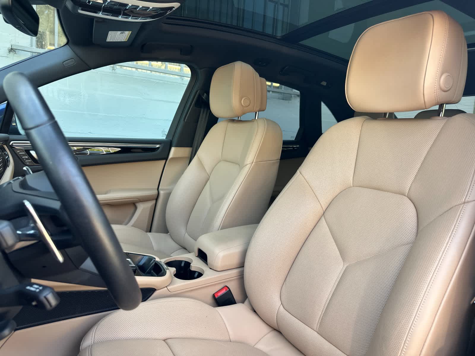 Thumbnail: 2025 Porsche Macan - 5