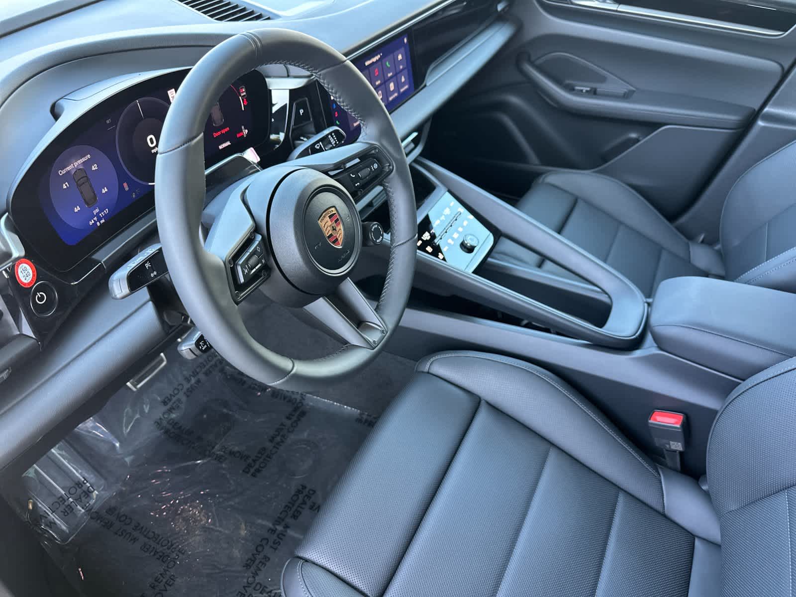 Thumbnail: 2026 Porsche Macan - 4