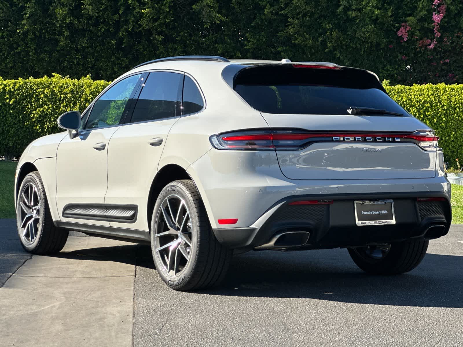 Thumbnail: 2026 Porsche Macan - 3