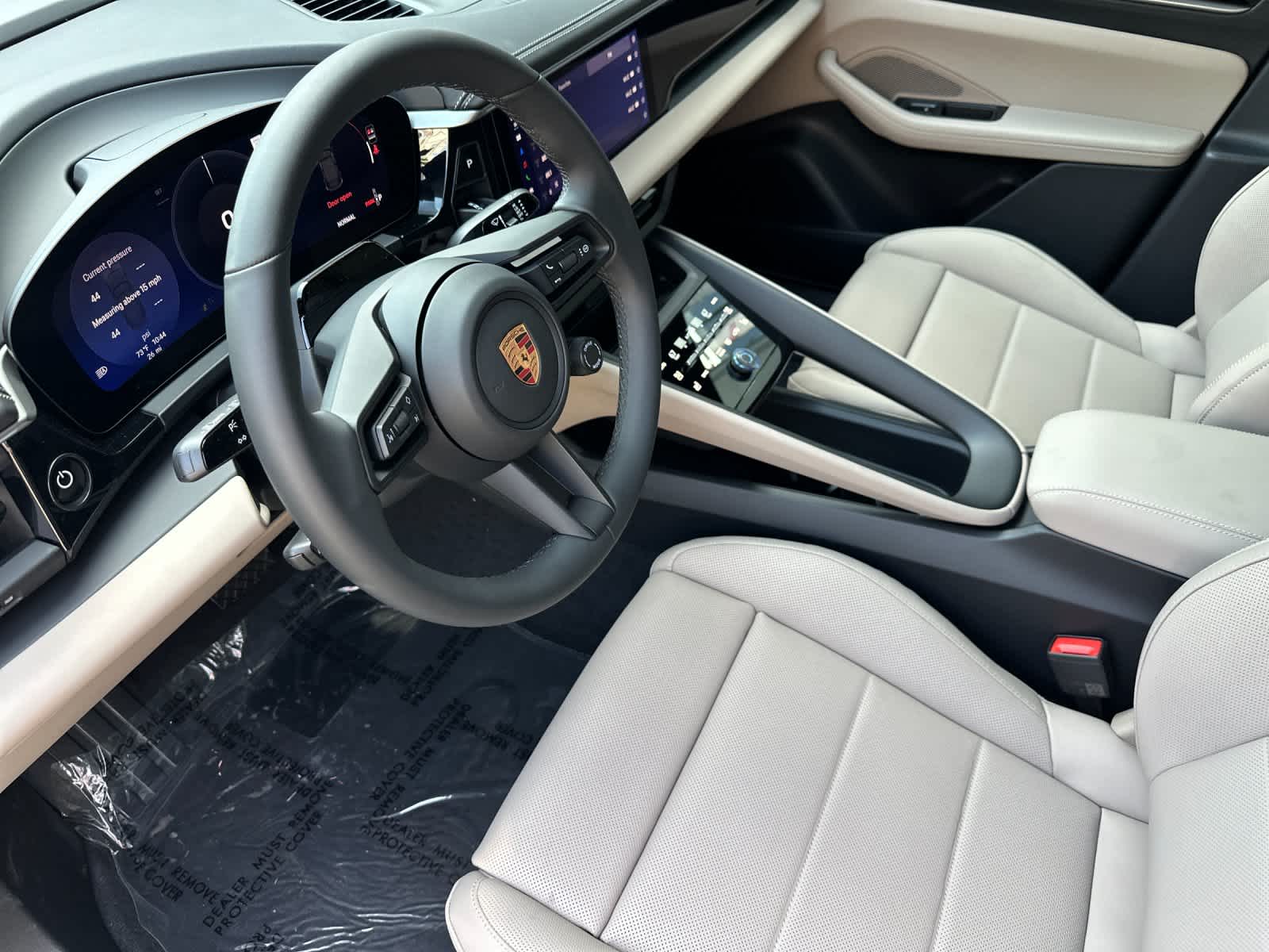 Thumbnail: 2026 Porsche Macan - 4