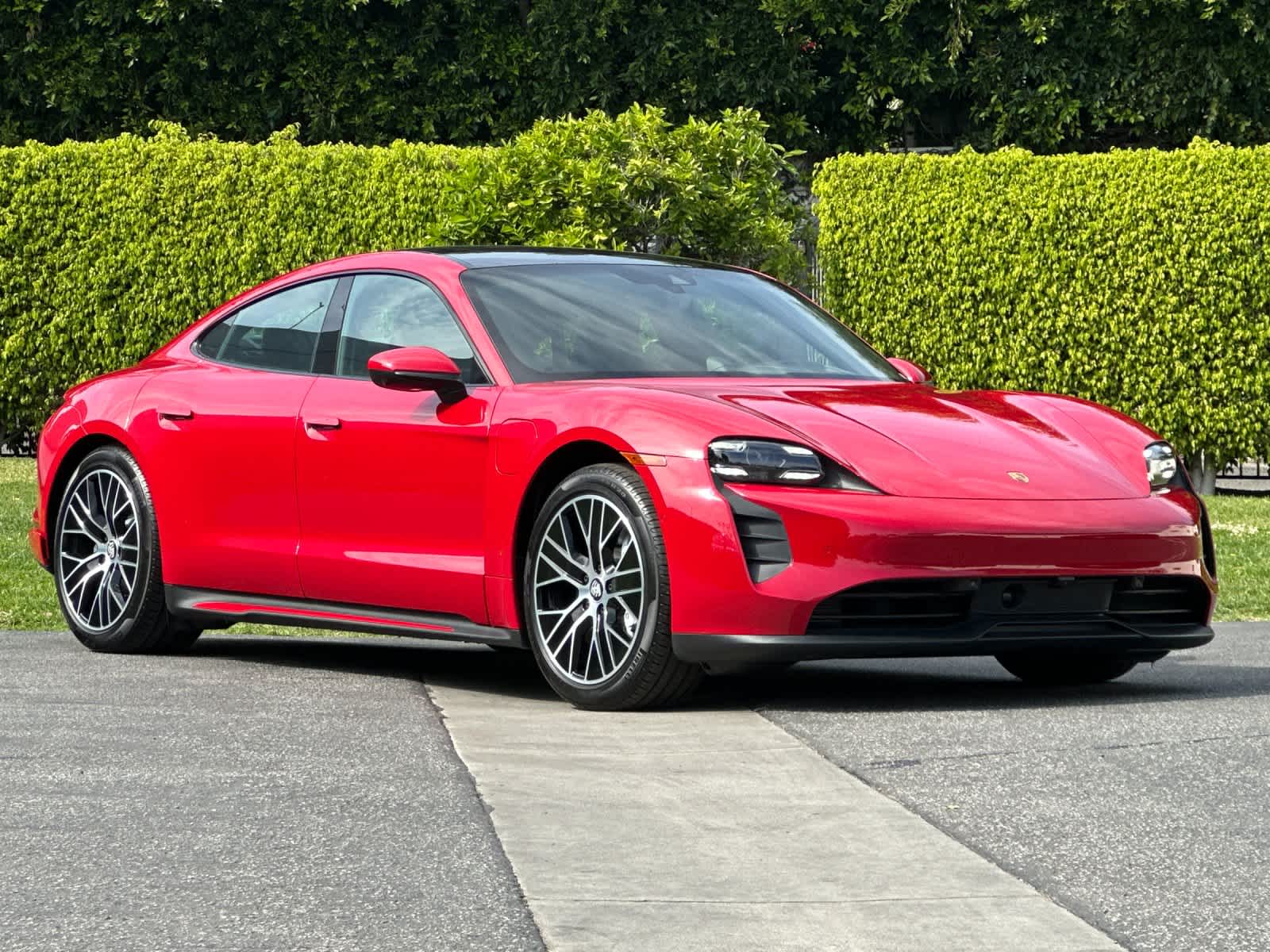 Thumbnail: 2024 Porsche Taycan - 10