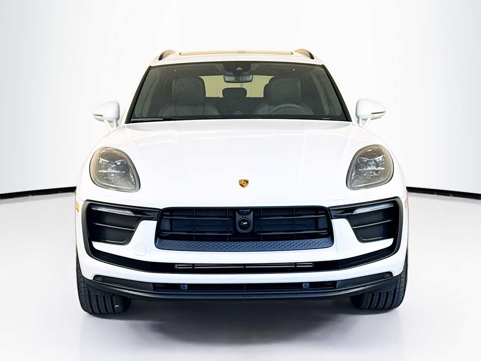 Thumbnail: 2026 Porsche Macan - 6